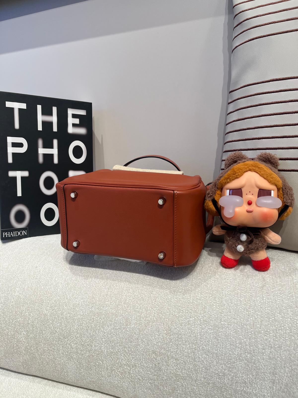 未使用品 Hermes mini Lindy, 6C 古銅色,STAMP U  100%Authentic ,99%New unused ✅塵袋✅box