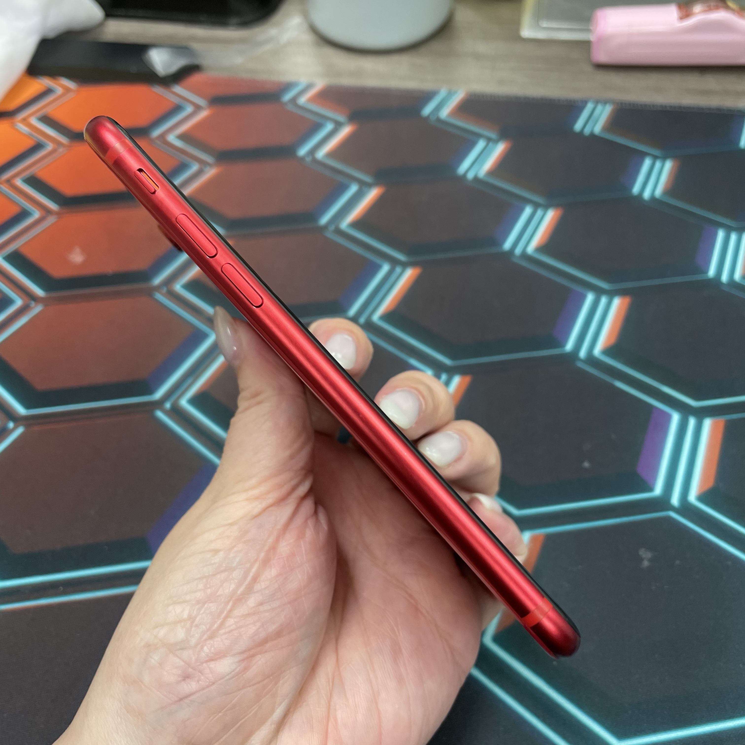 *6633 SE2 完美機 64GB 電74 紅色 red
