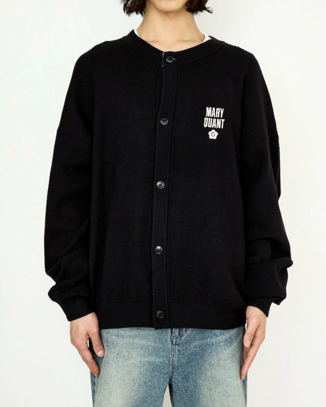 日本代購【 2026新產品 日本直送  MARY QUANT × PUBLUX 限量別注 男女通用 標誌撞色圓領針織冷衫外套 Unisex Bespoke Logo Crew Neck Knit Cardigan 】