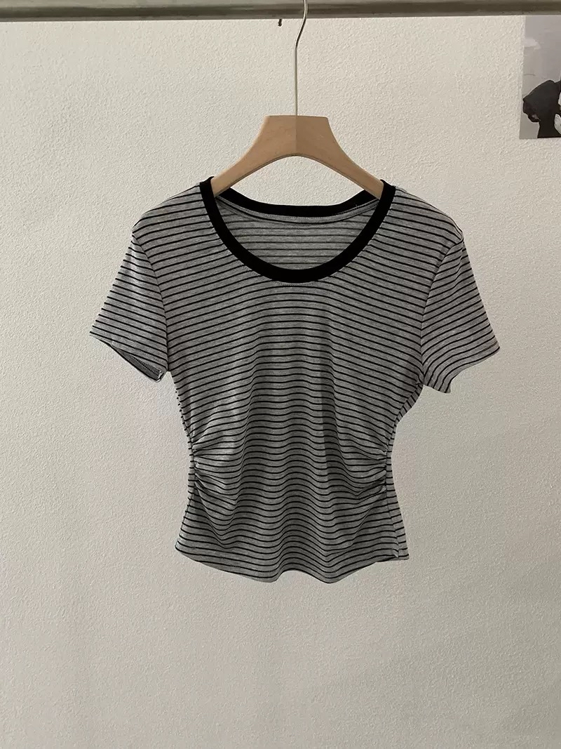 显瘦U领撞色线条Tee