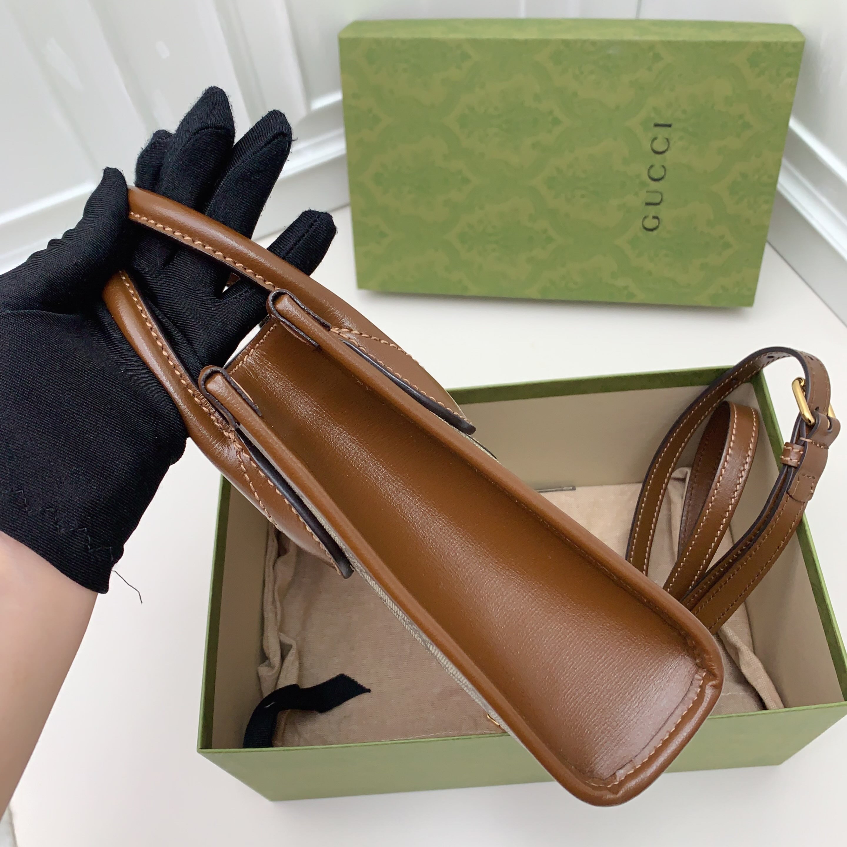 【預訂貨品】GUCCI 老花琴譜包