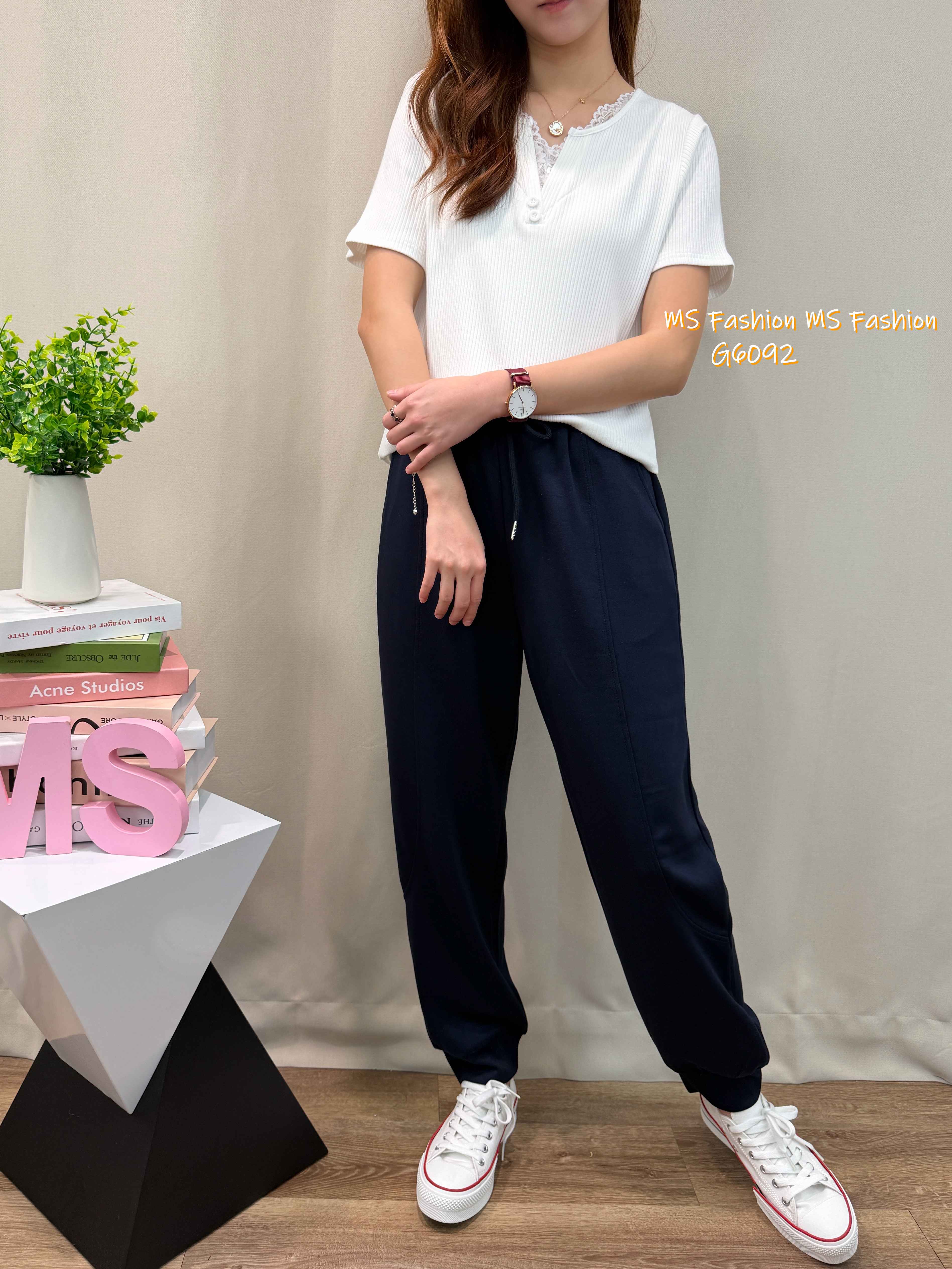 G6092 韓國🇰🇷直紋V領拼lace top