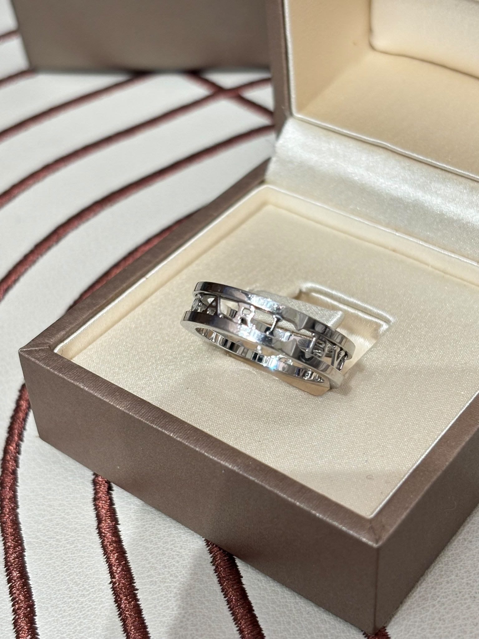 Bvlgari B Zero Ring 750 18K Size: 58 100%Authentic,93%New ✅證書✅Box