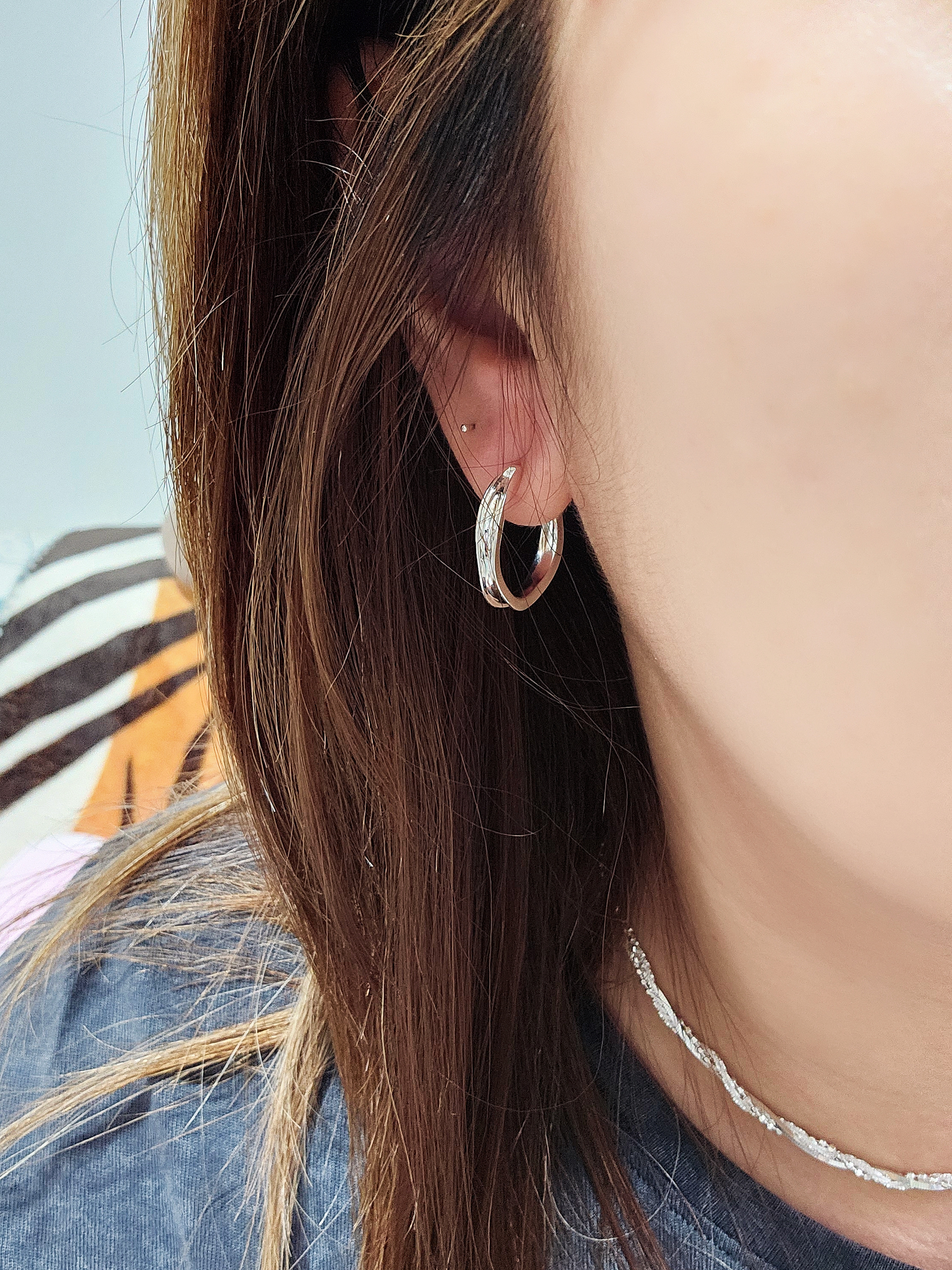 S925 -EE0342 Luna Loop Earrings