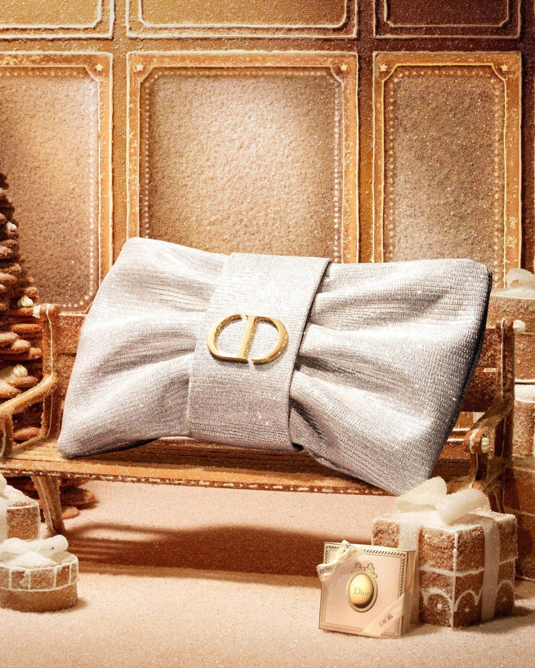 Dior Beauty 2026年聖誕限定贈品閃耀蝴蝶結手拿包