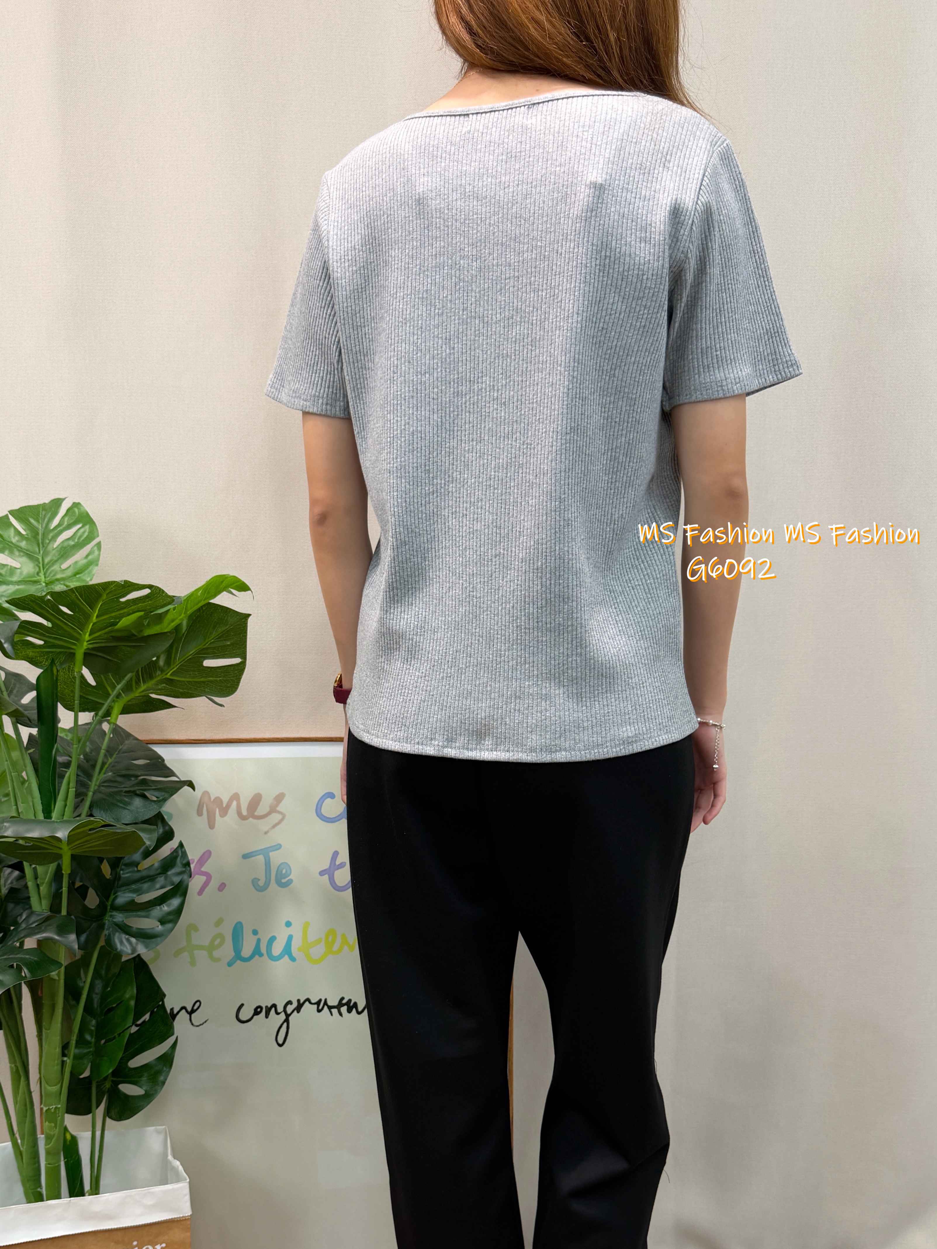 G6092 韓國🇰🇷直紋V領拼lace top