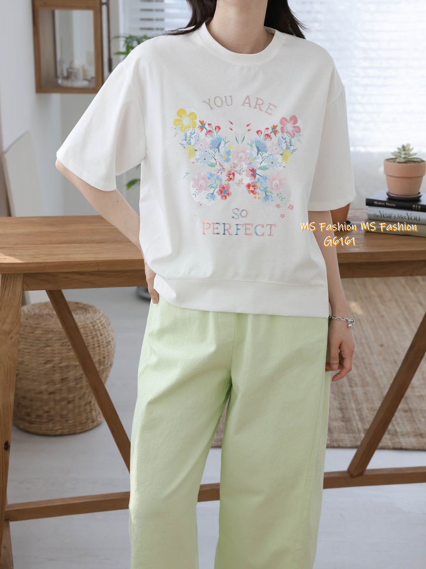 G6161 韓國🇰🇷蝴蝶花圖案top