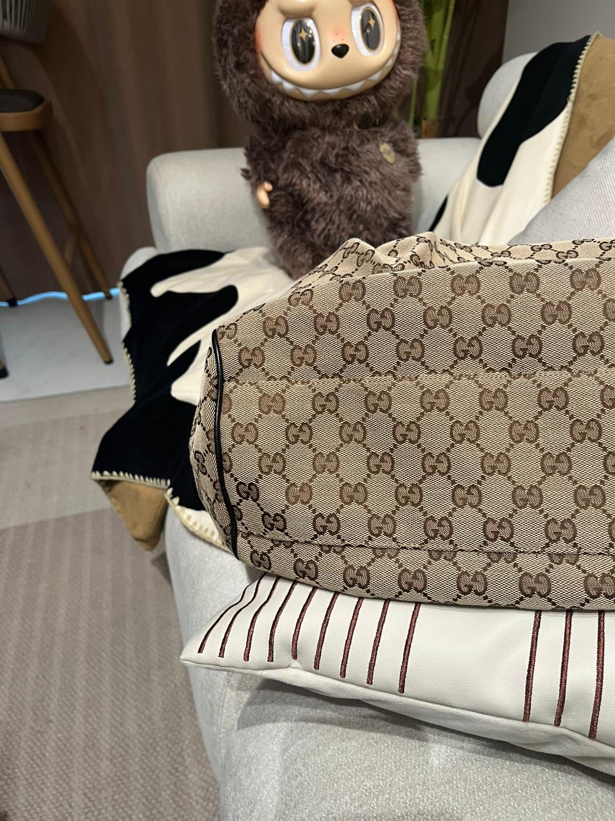 Gucci shoulder bag  100%Authentic,95%new✅dust bag 