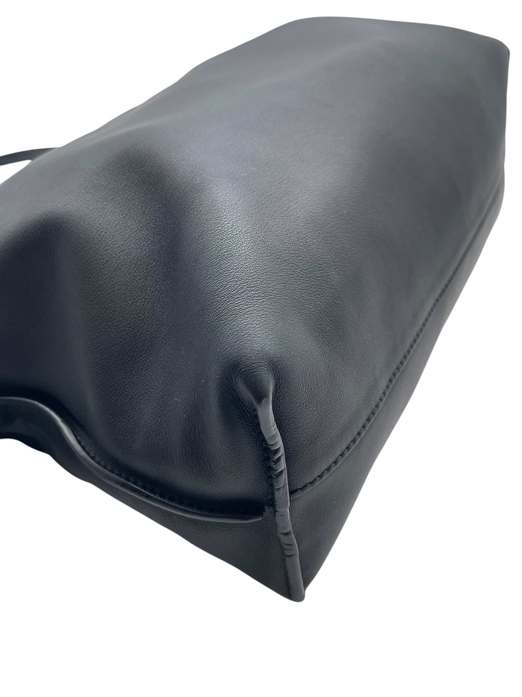 Pre-owned Loewe flamenco Product Code: 070804