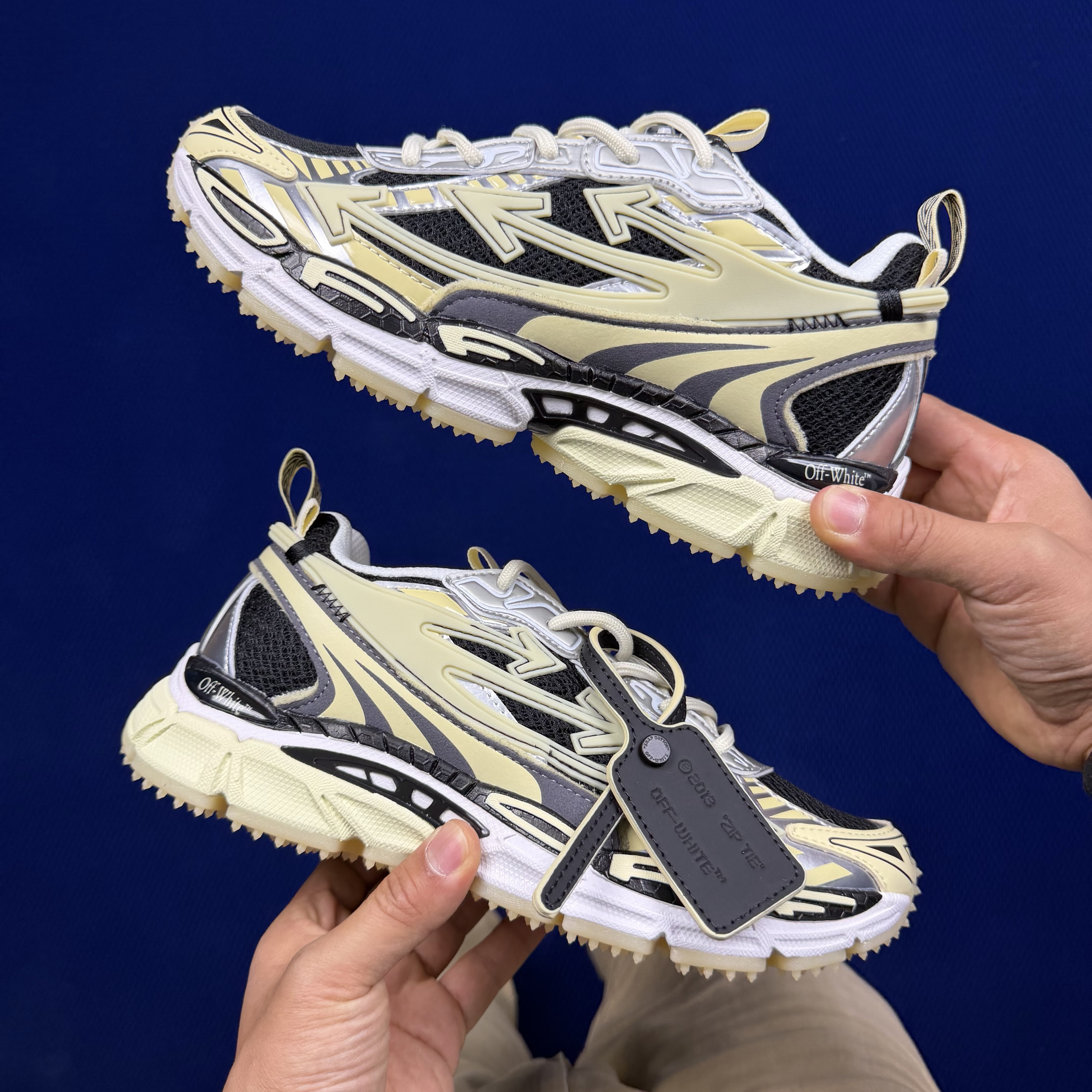 OFF-WHITE Be Right Back