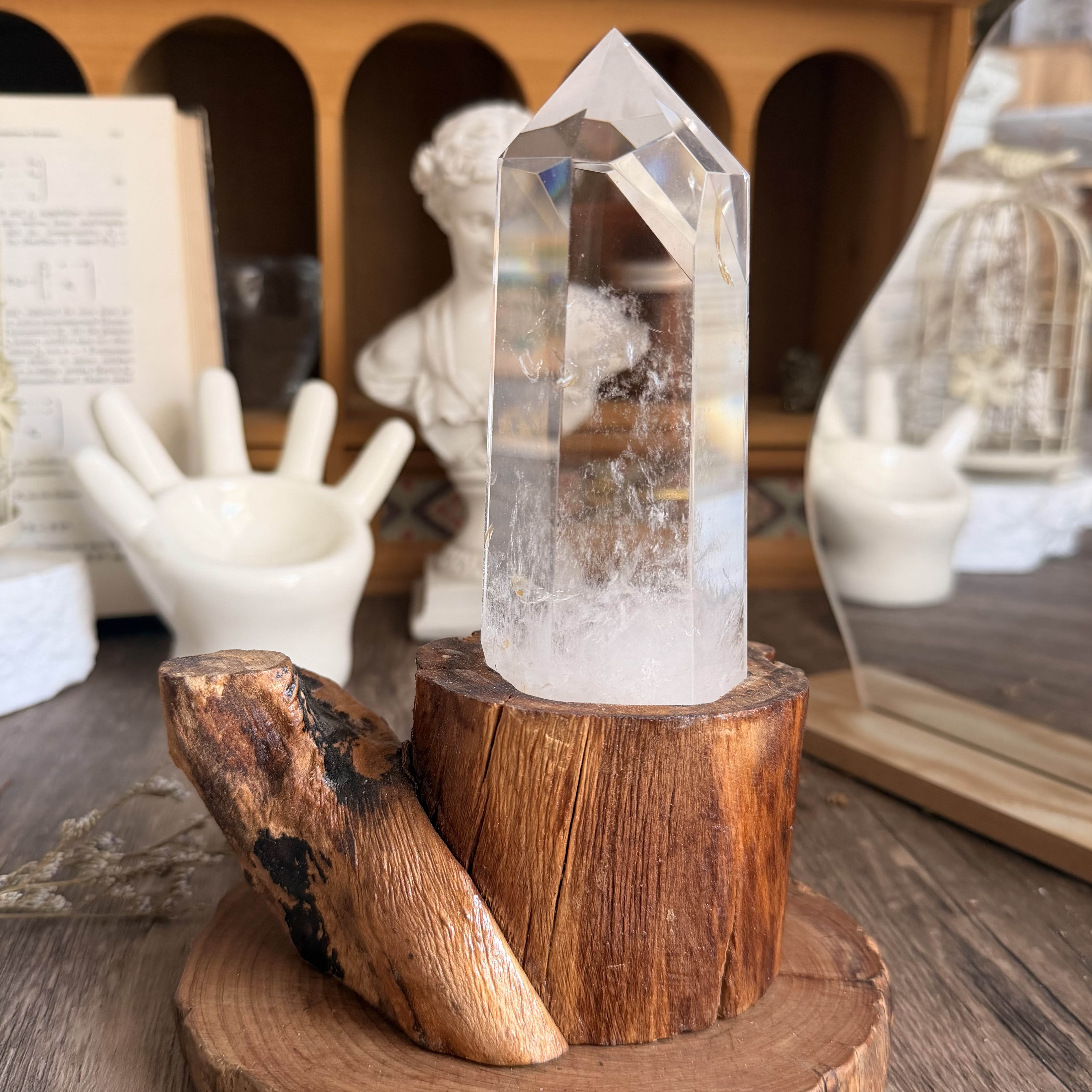 天然藍針白水晶柱（包底座）
