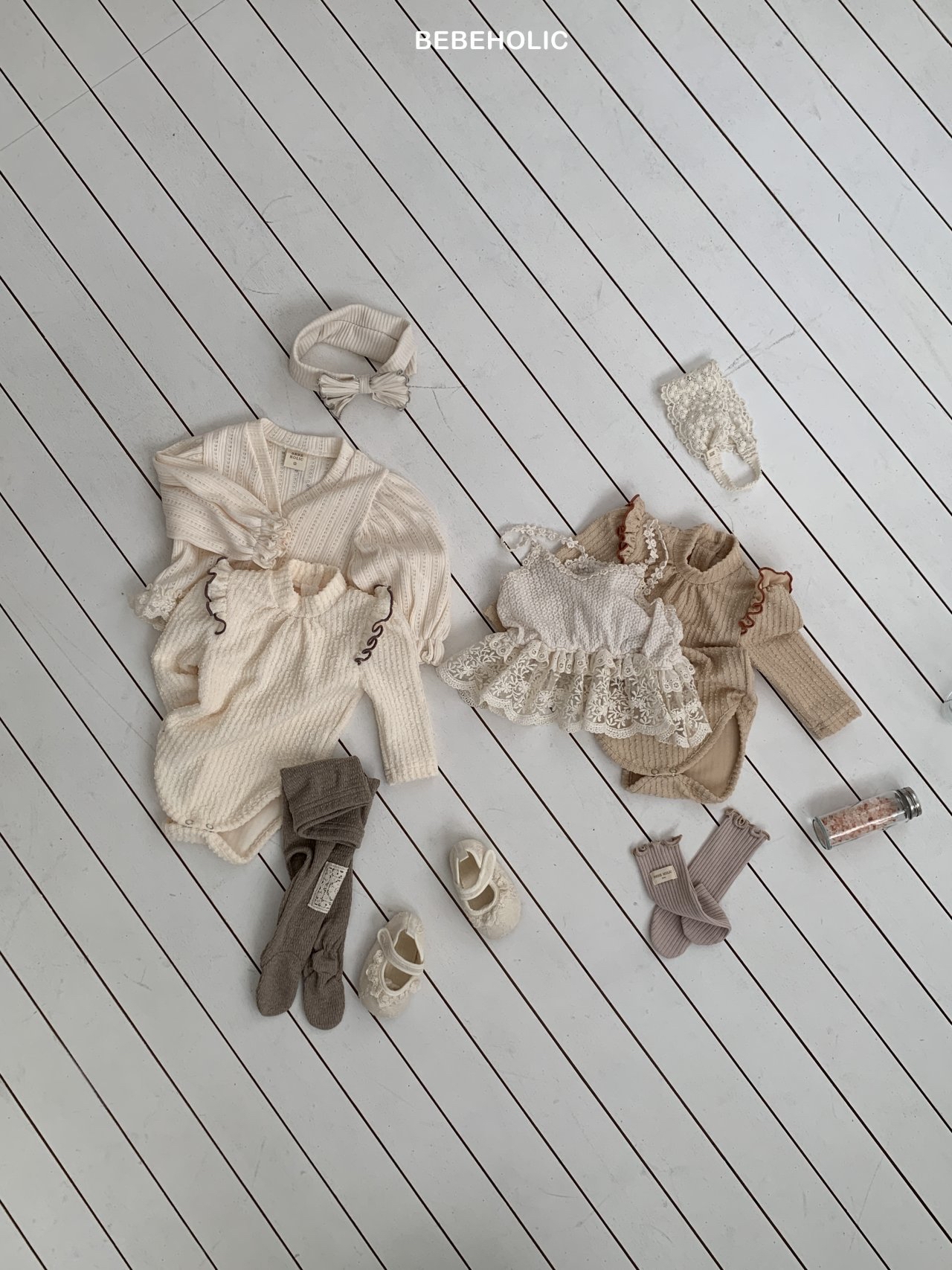 🌸預訂 韓國直送🌸🇰🇷BEBEHOLIC兩色花邊袖長袖包屁衣