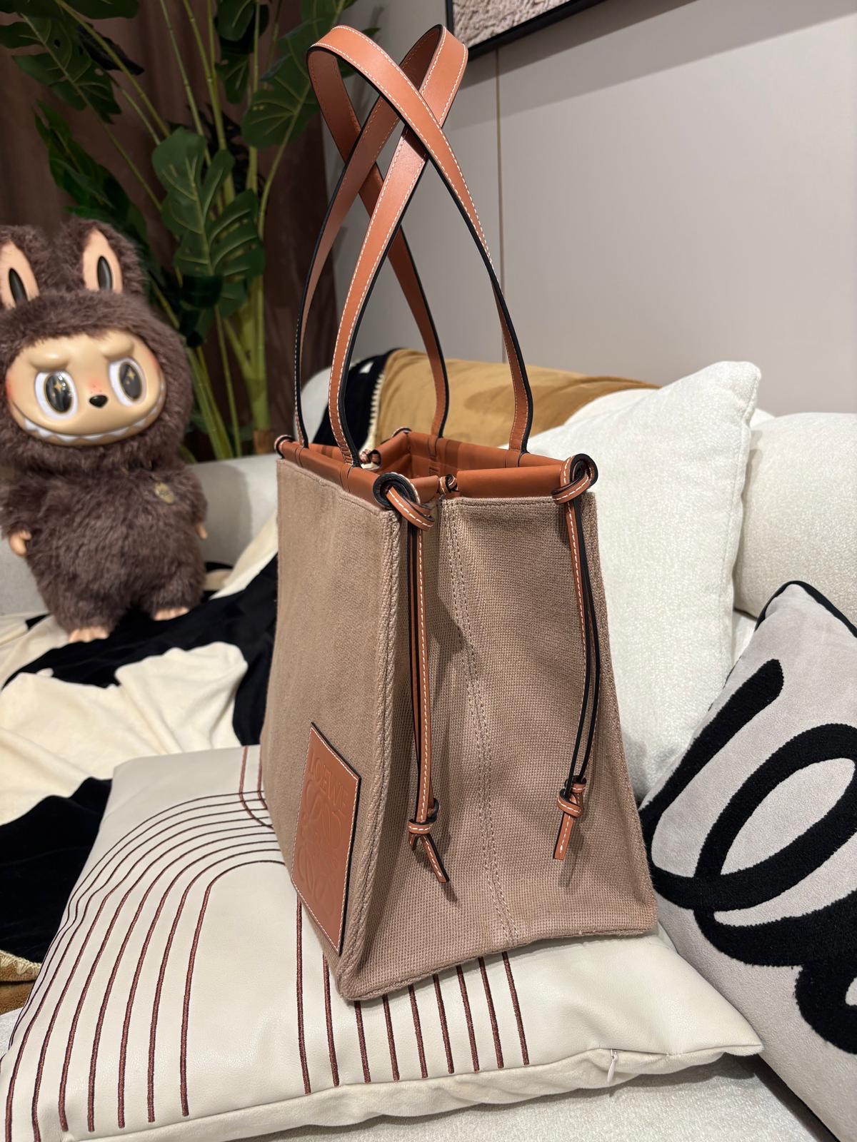 Loewe shoulder bag tote bag 100%Authentic,95%new✅dust bag 