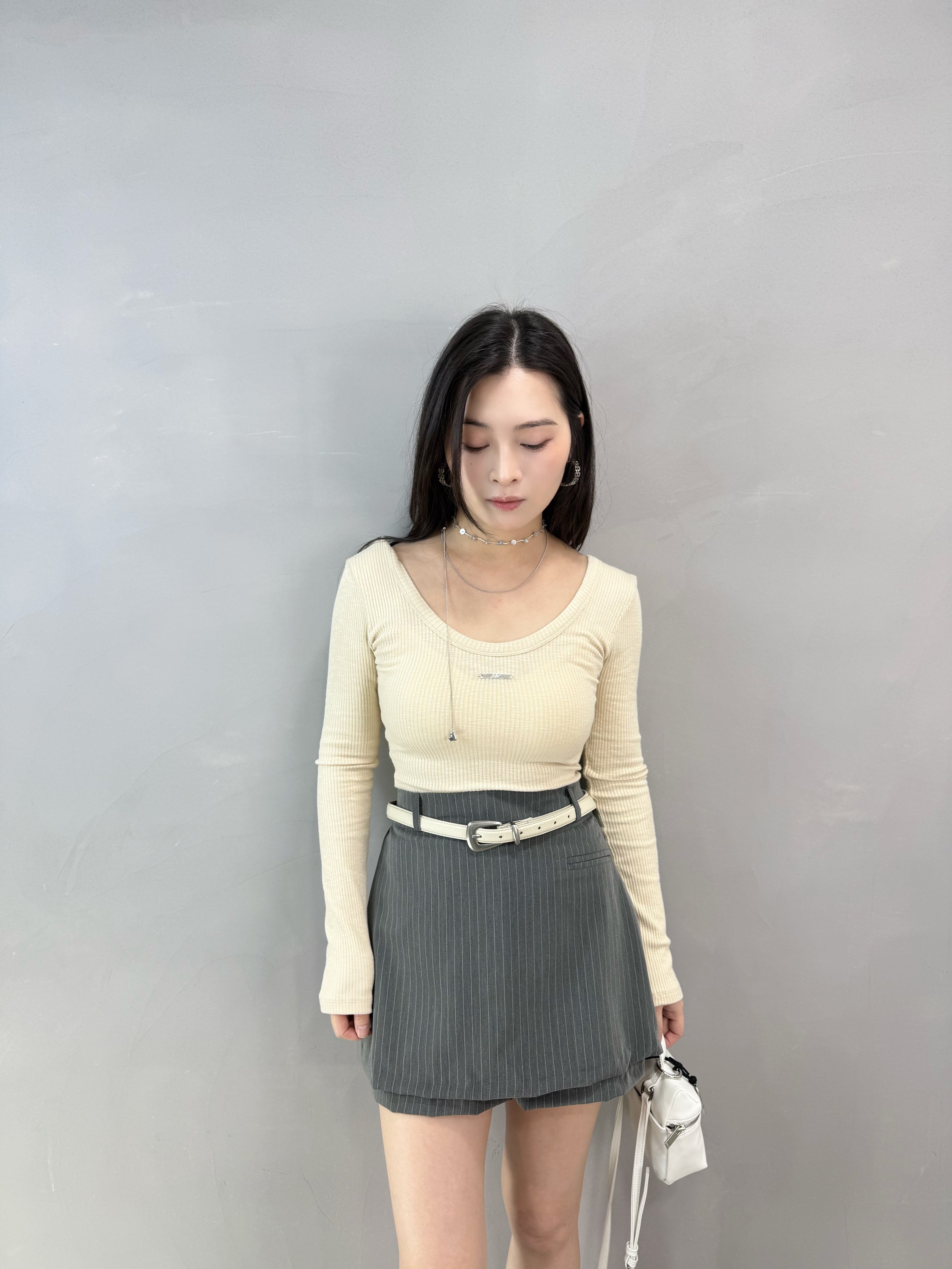 H67 銀扣U領短Tee