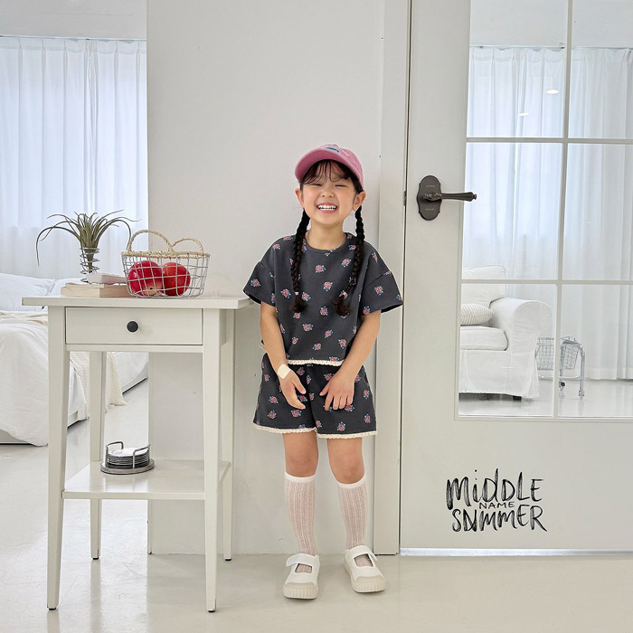 🇰🇷middle name tee