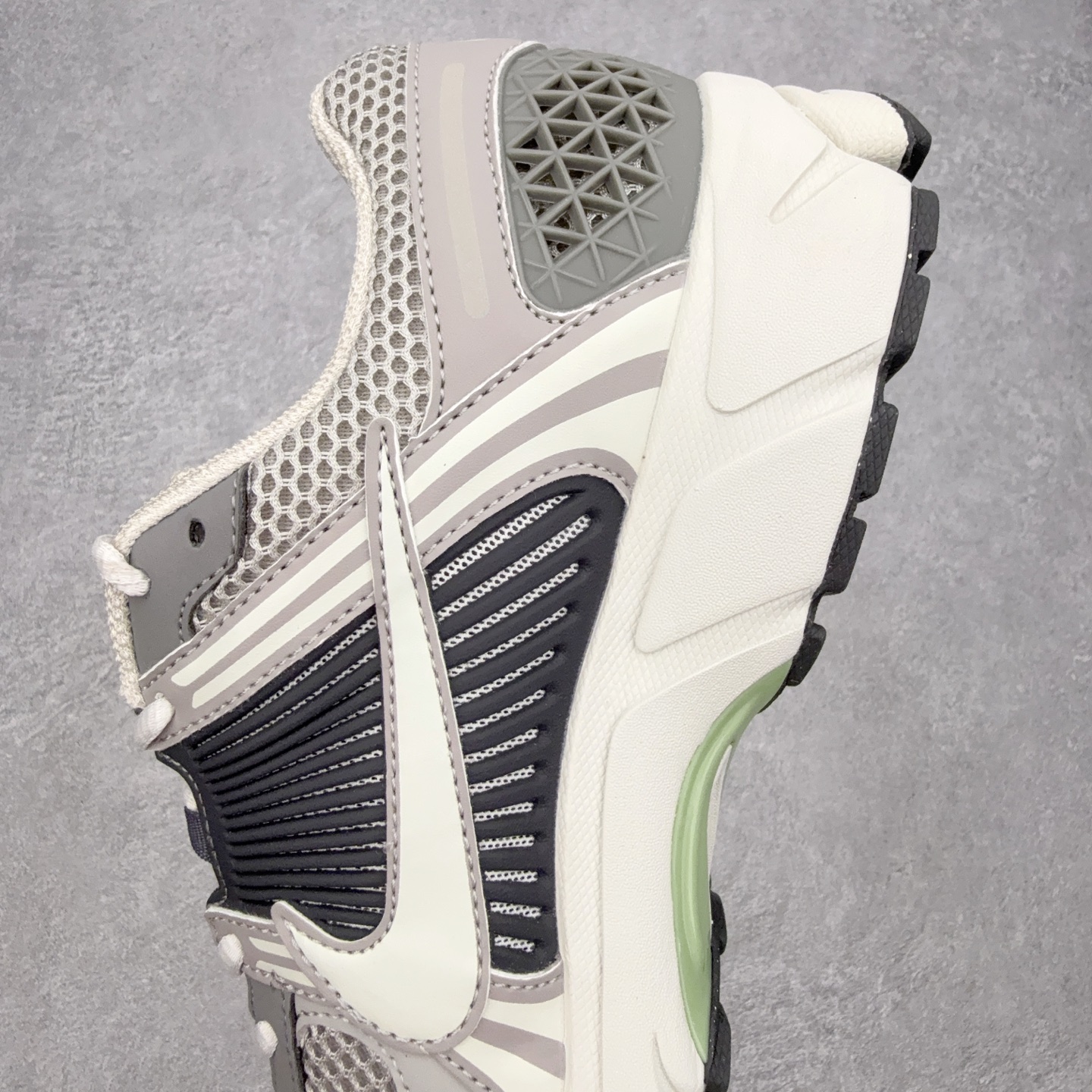 Nike Air Zoom Vomero 5 FB8825-001