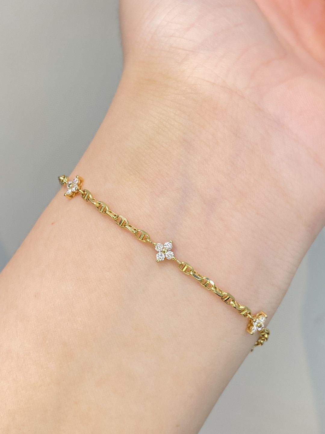 18K Diamond Bracelet 