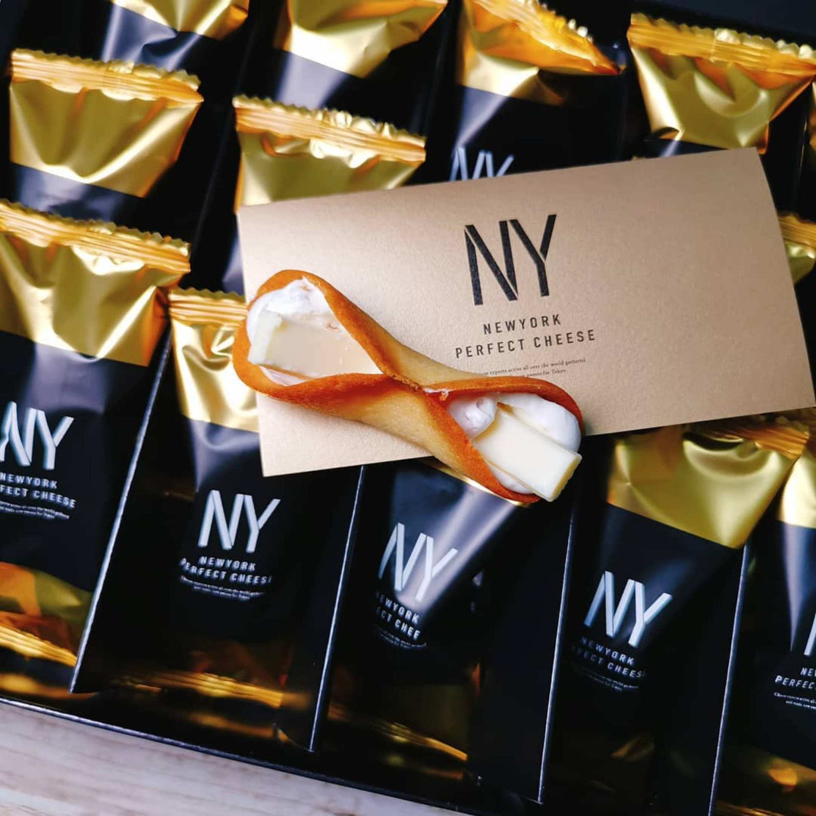 NEW YORK PERFECT CHEESE - E 本直送 紐約忌廉奶油芝士脆餅 做手 信一流8個入平行進口