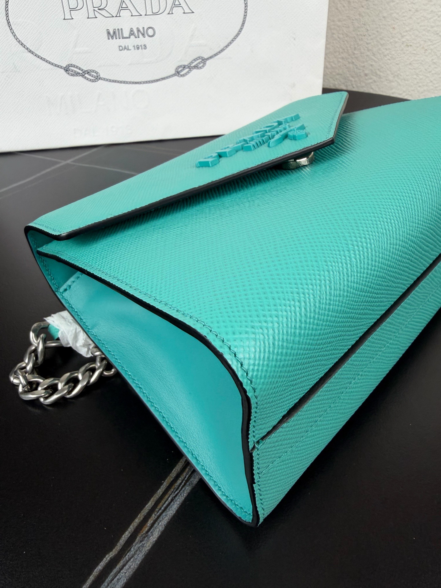 【預訂貨品】Prada藍綠色十字紋牛皮信封包