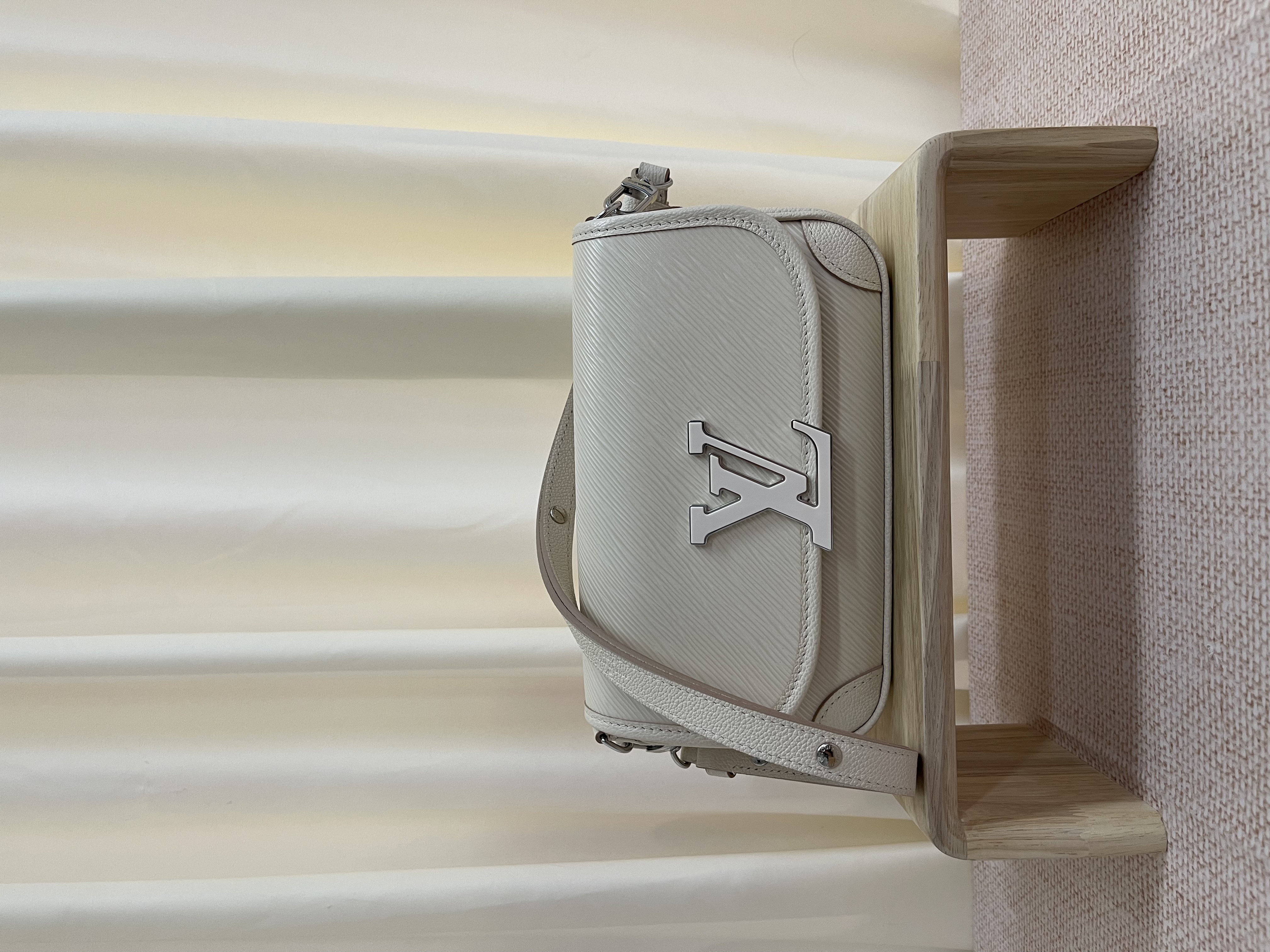 Pre-owned Louis Vuitton Buci/ Product Code: 26022301