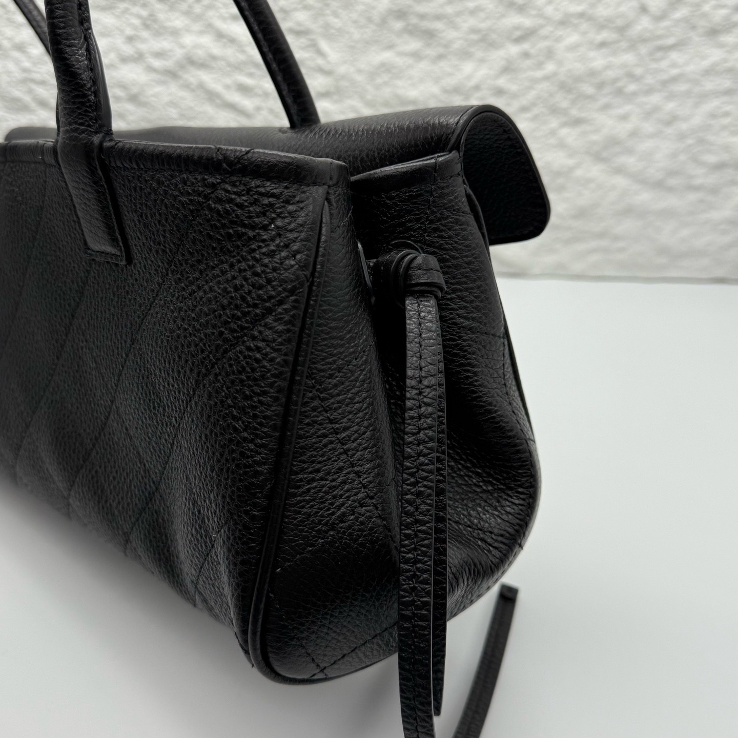 Brand New CHANEL Urban Essentials Small Shopping Bag Black / Product Code:26052808