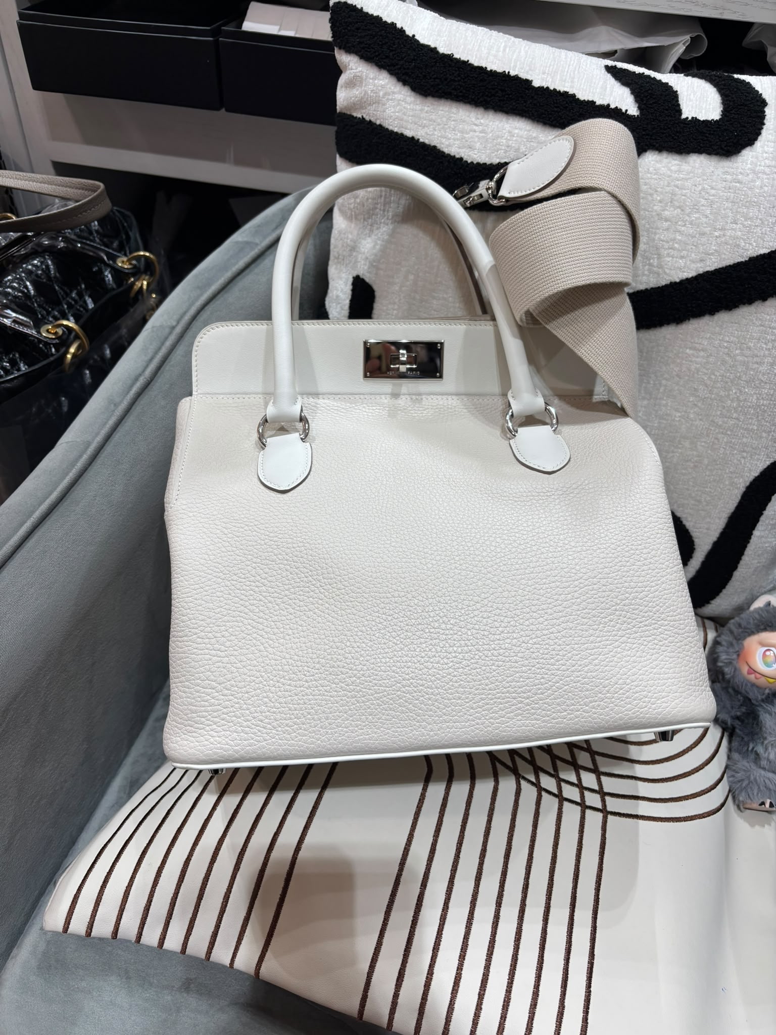 Hermes Toolbox 26 Stamp T 奶昔白 100%Authentic, 98%New ✅Key Lock ✅Strap ✅Dust bag