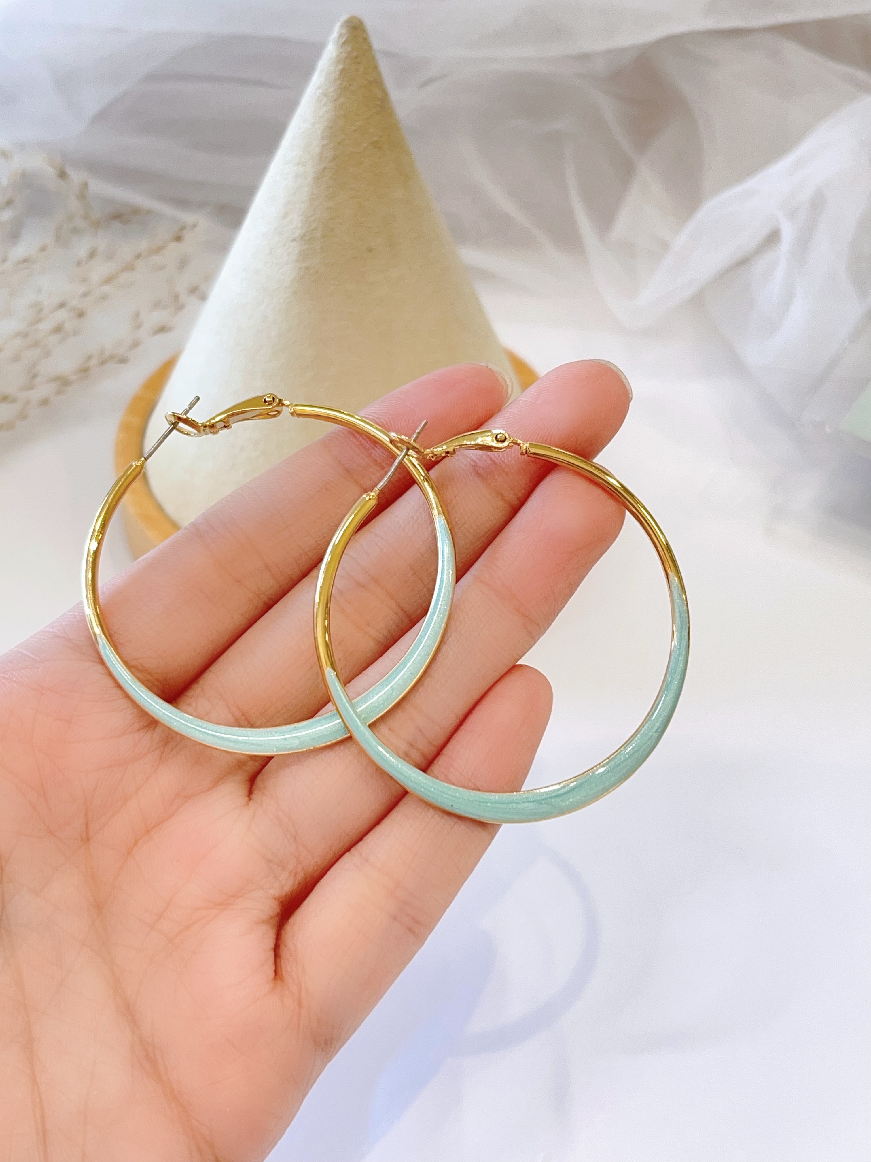 不同色系扁设计耳圈耳环