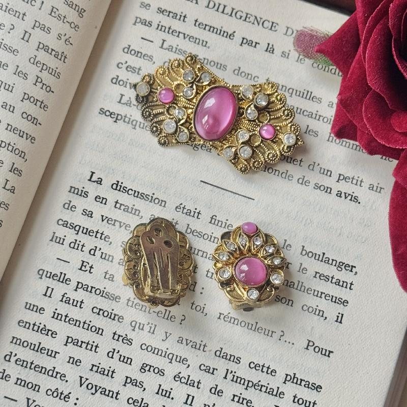 C.a. 1960s Czechoslovakia/West German Pink Glass Cabochon Jewelry Set - Brooch and Clip Earrings (MW263)