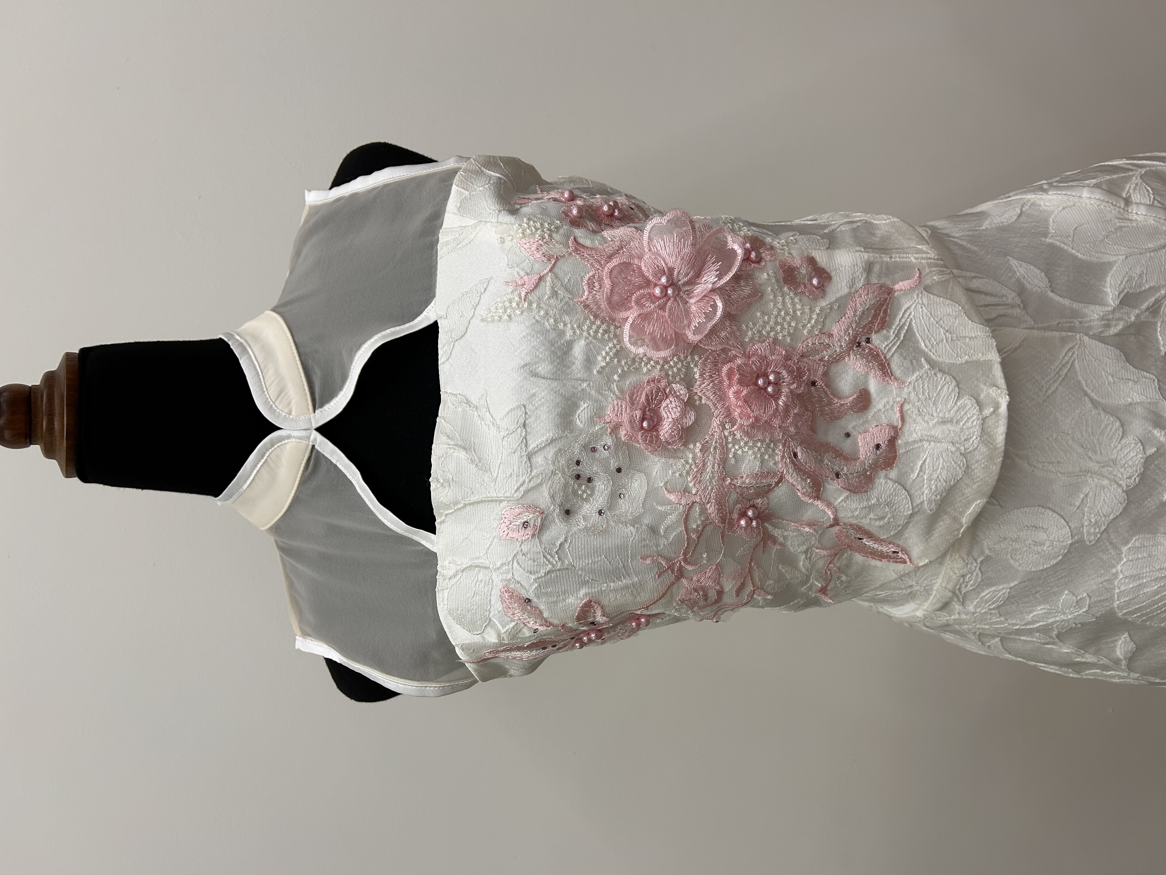 584.WB Lace Sleeveless Top + Skirt