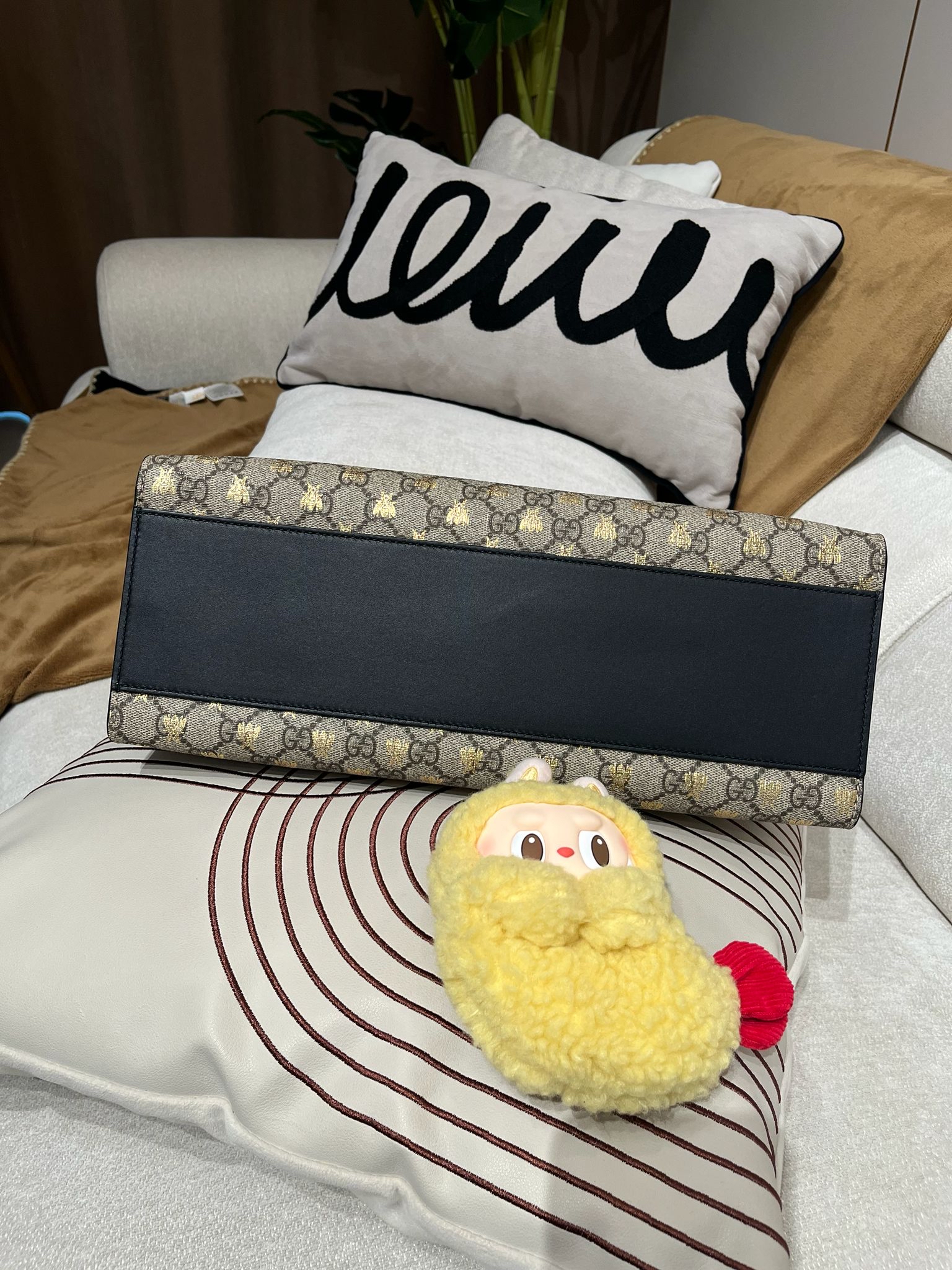 GUCCI PADLOCK GG SUPREME BEE CHAIN SHOULDER BAG  100%Authentic 98%new✅dust bag 