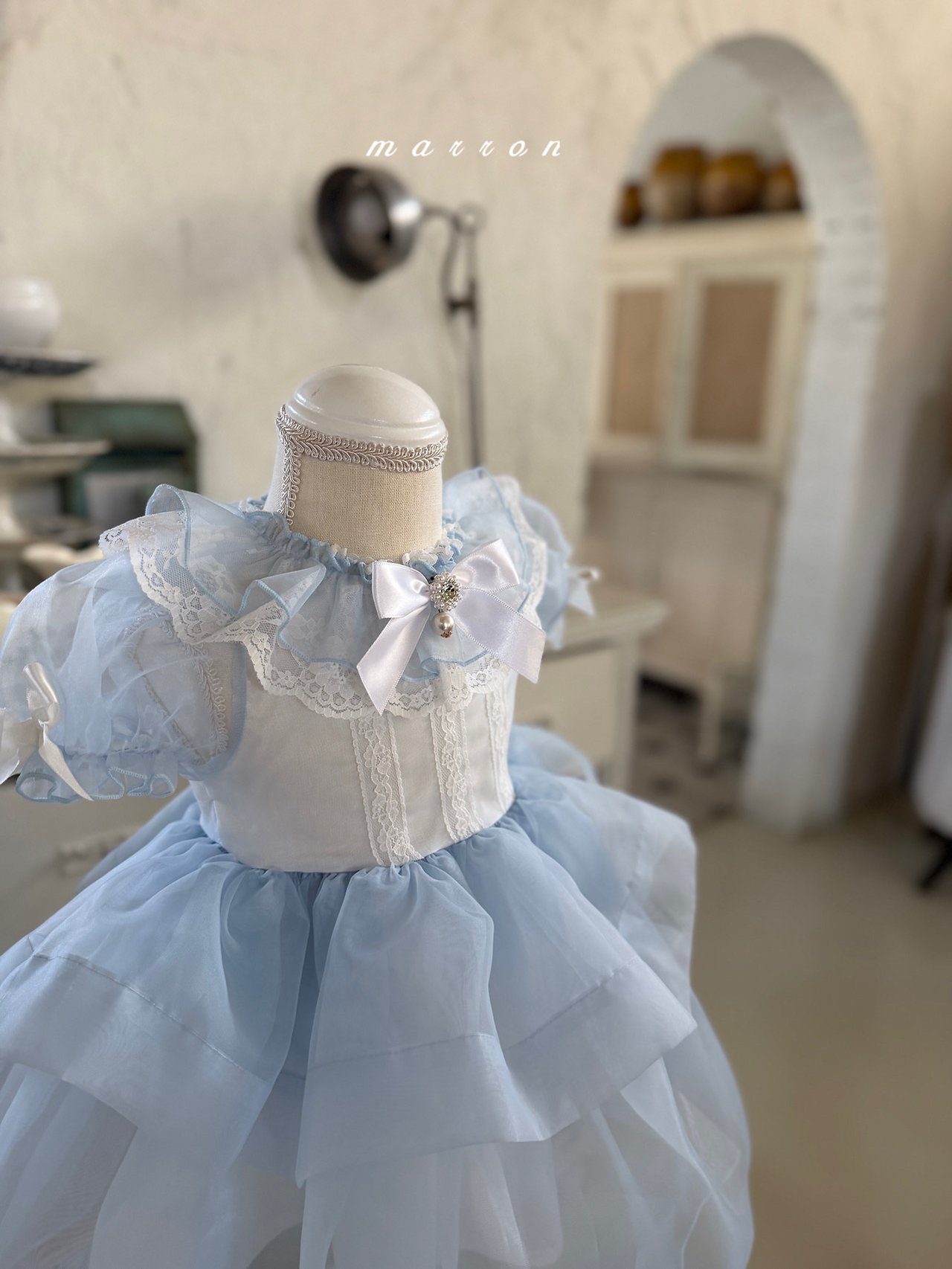 ☀️預訂 韓國直送☀️🇰🇷Marron兩色寶石絲帶蕾絲薄紗泡泡袖連身裙