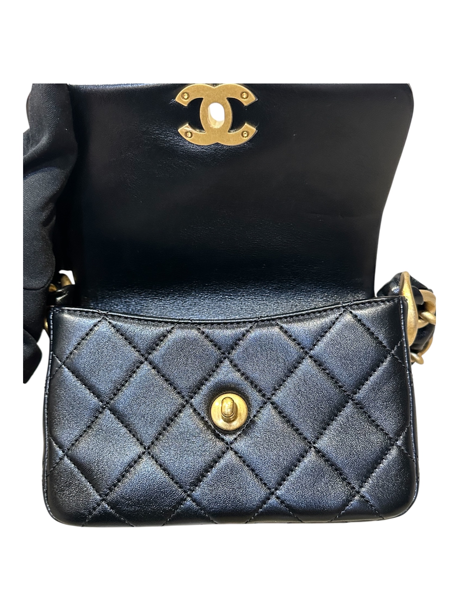 Pre-Owned CHANEL 24S Small Flap Shoulder Bag 
