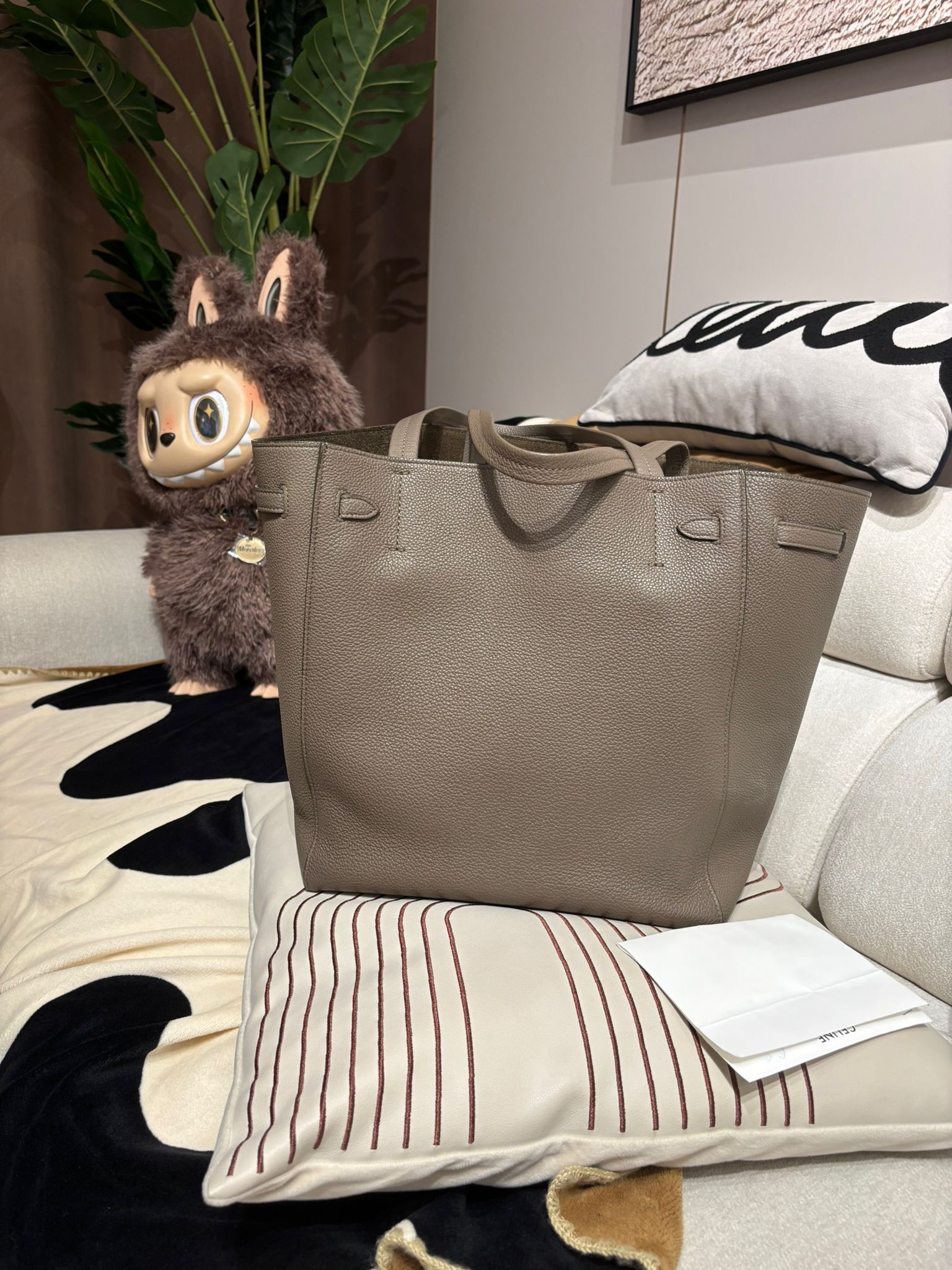 Celine Cabas Phantom small 粒粒牛皮 大象灰 100%Authentic ,95%new ✅專門店收據✅dust bag