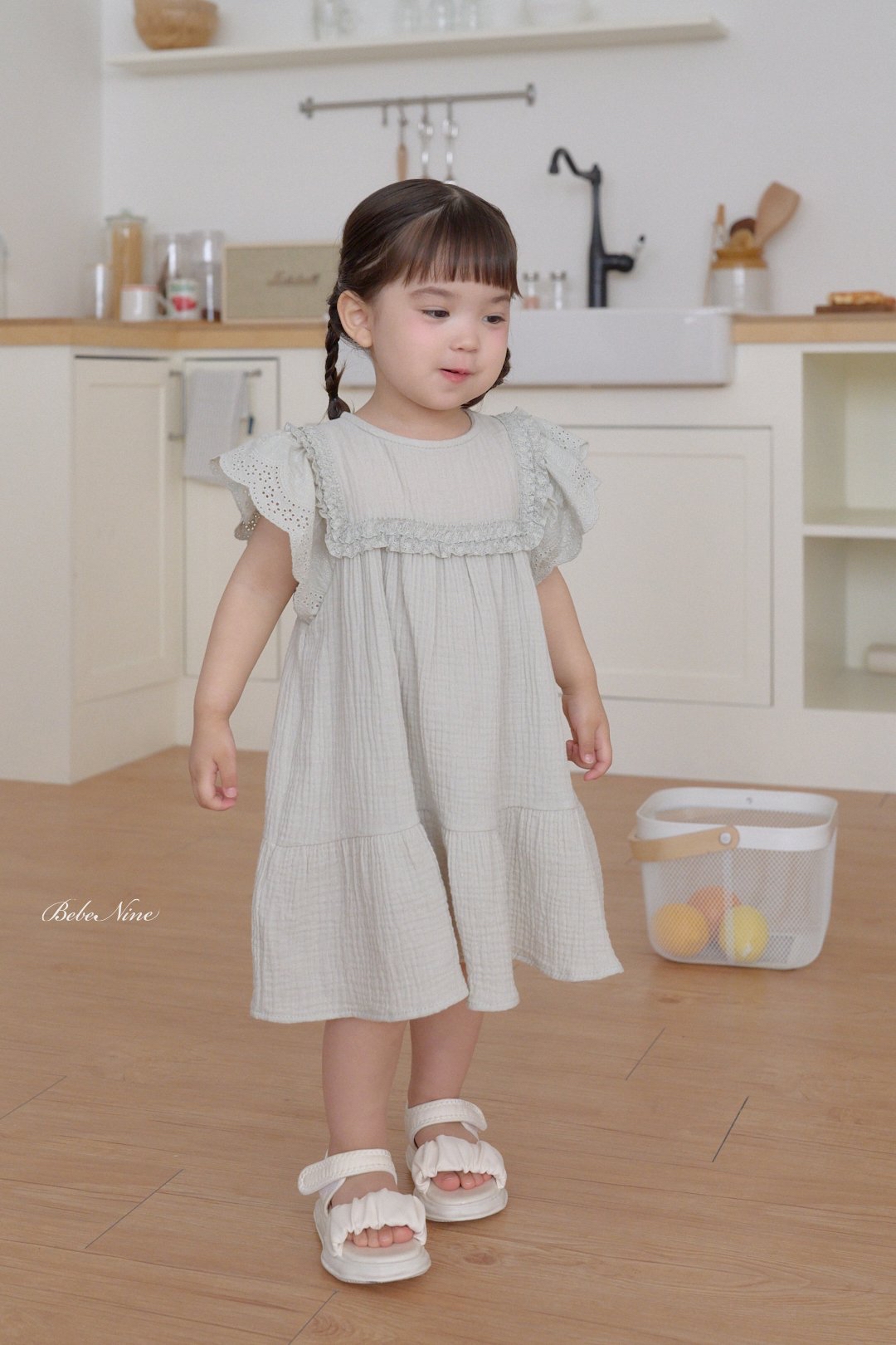 ☀️預訂 韓國直送☀️🇰🇷Bebenine兩色蕾絲荷葉邊袖連身裙