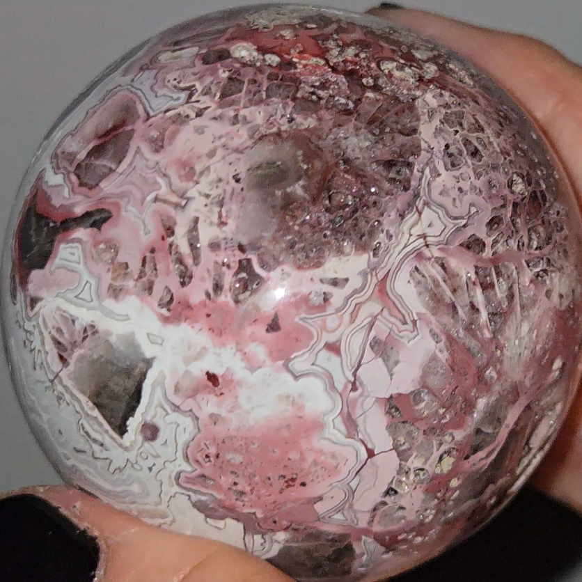 Mexican red agate with stunning banding and sparkly inclusions - AG235