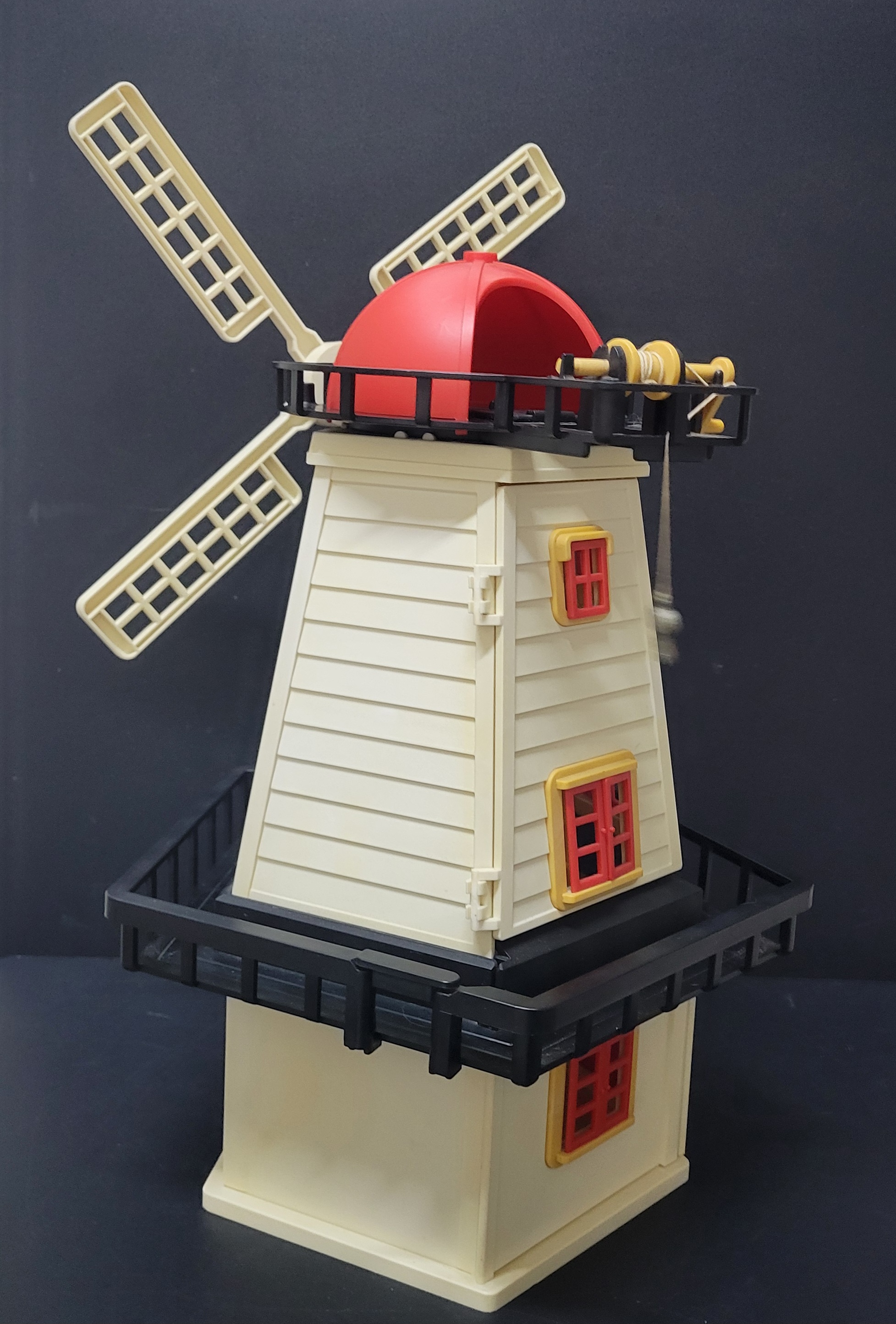 森林家族舊版風車屋