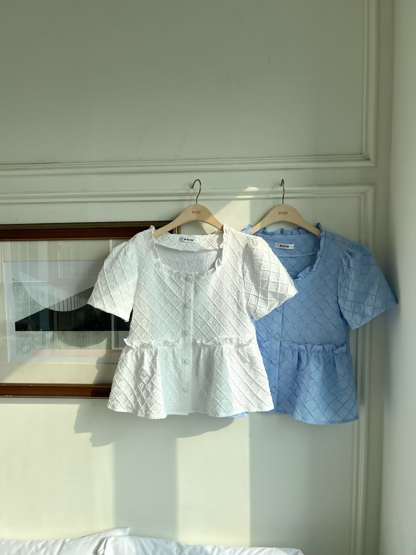 B8 方領荷葉邊菱格修身娃娃衫