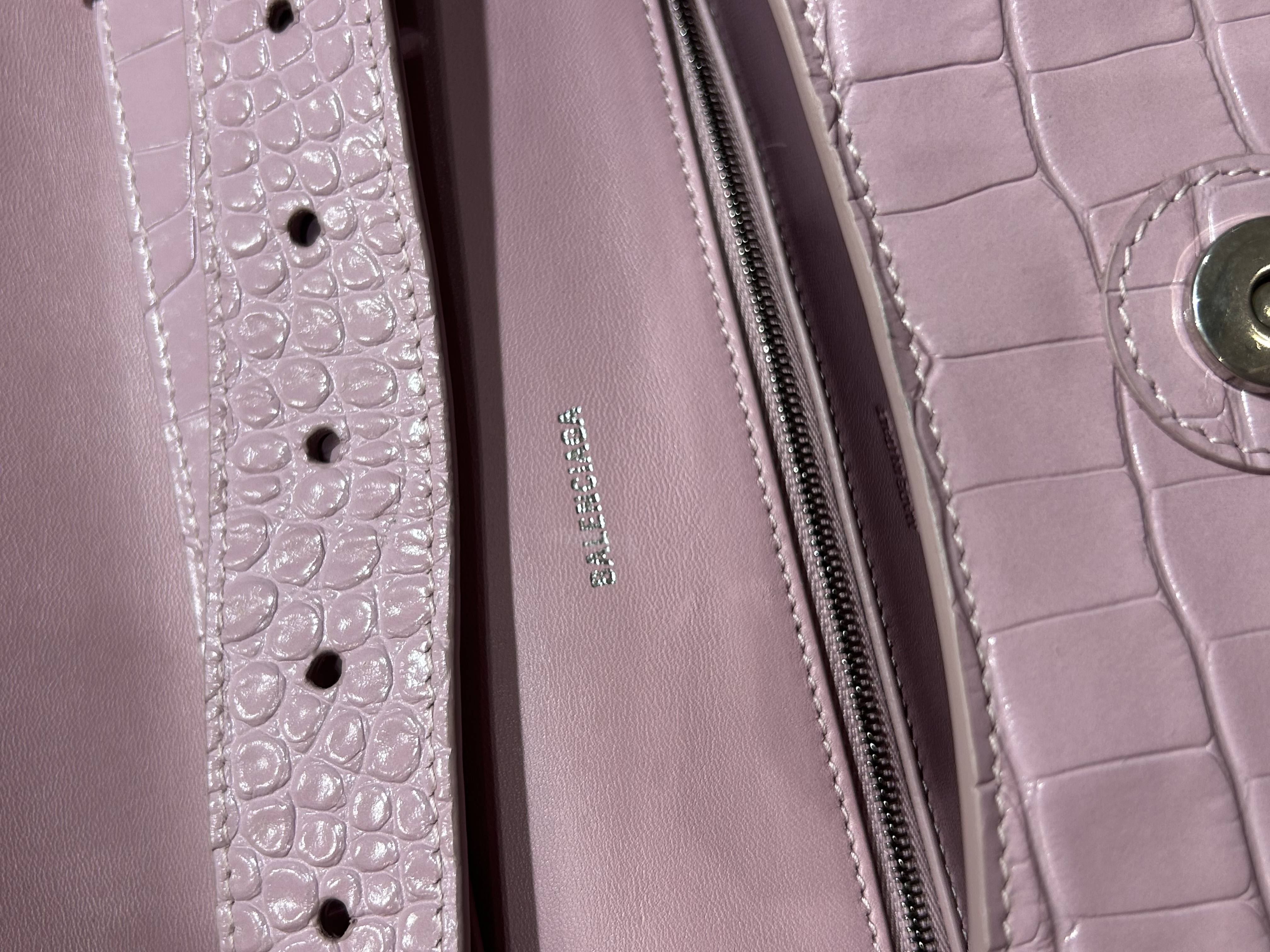 BALENCIAGA downtown Crocodile Embossed Calfskin Shoulder Bag 671354鱷魚紋壓紋牛皮肩背包 100%Authentic, 93%New ✅Dust bag
