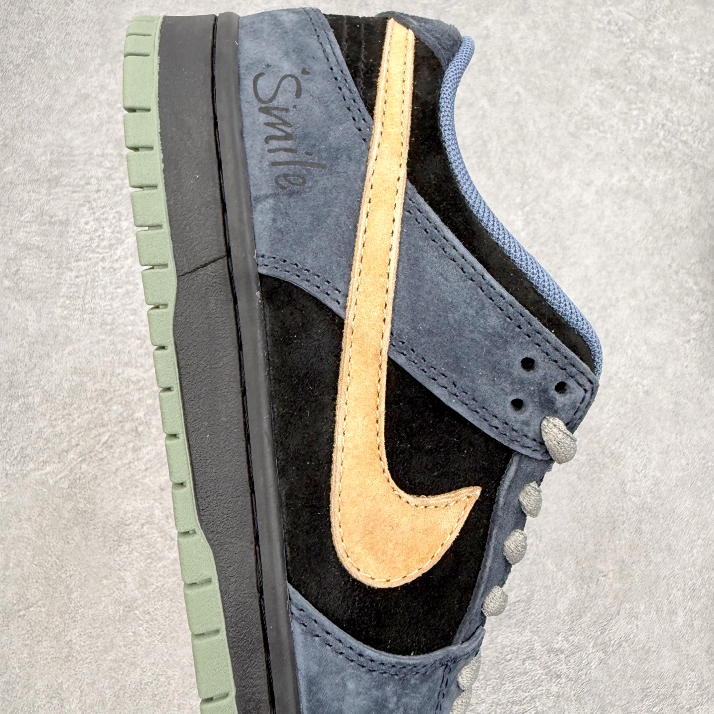 Nike SB Dunk Low