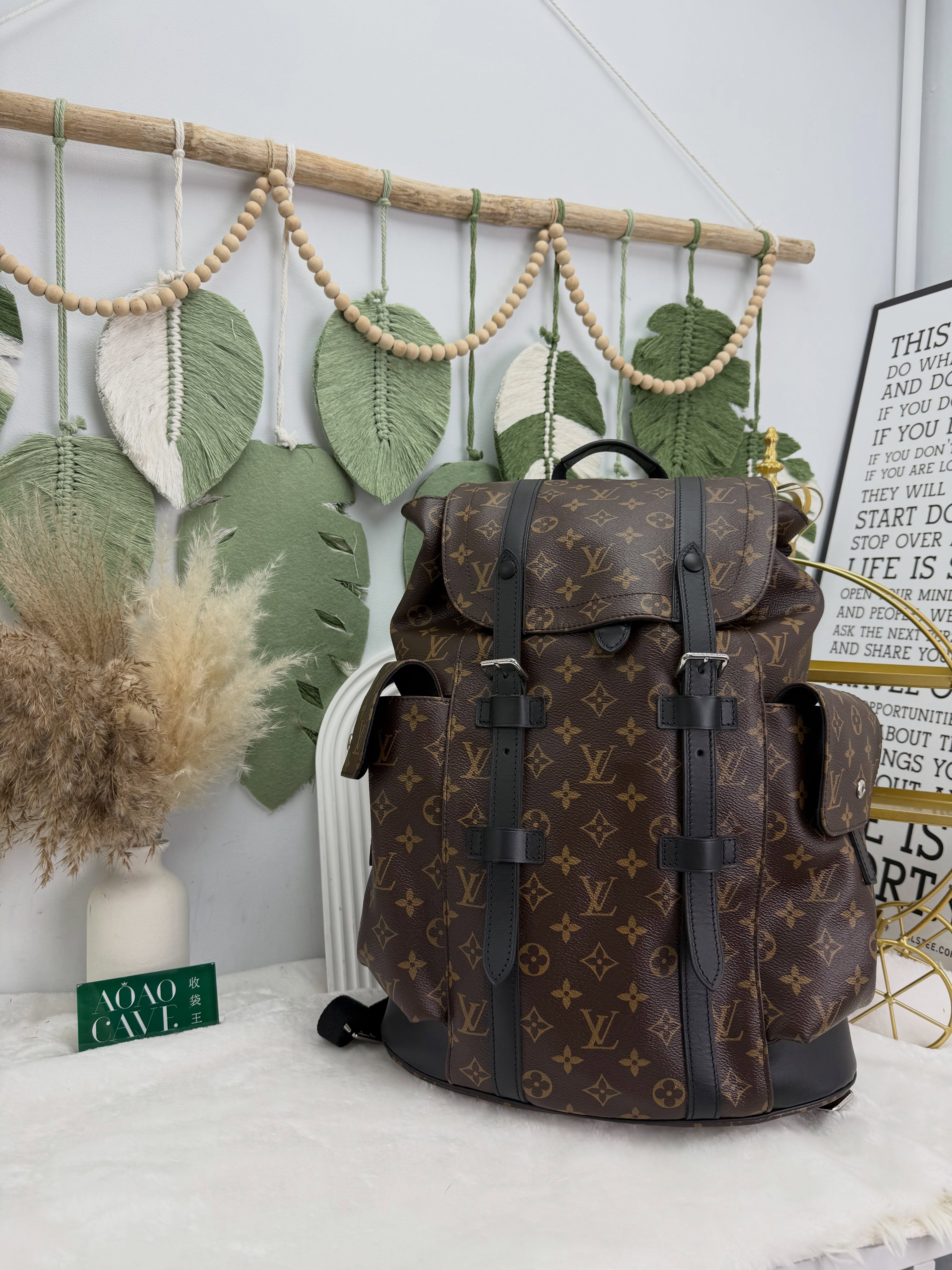 LV👜 PRE OWNED 🛍️Christopher MM Backpack 晶片款 老花帆布配黑色皮革💼有塵袋 🖤