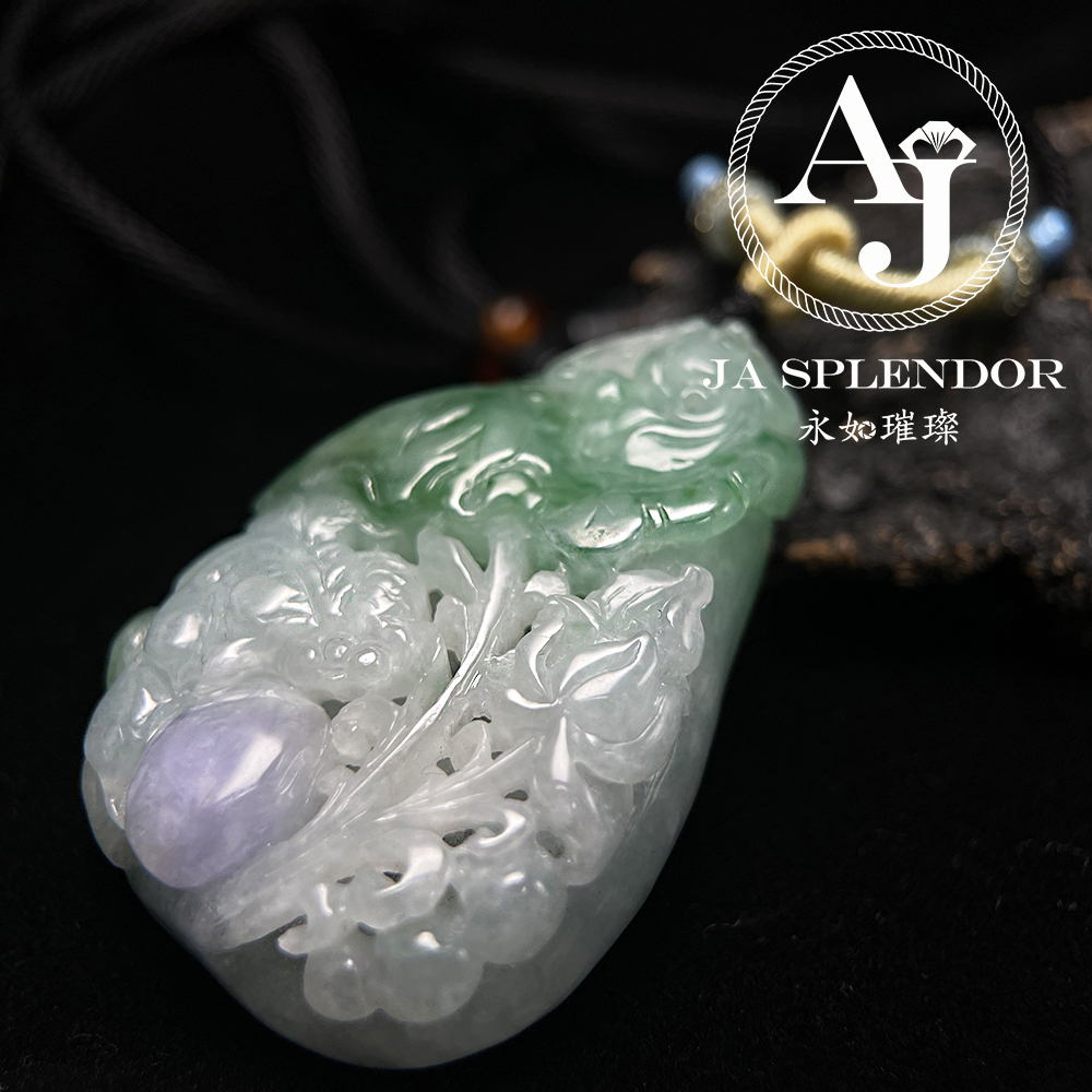 JN-3366 天然翡翠A玉 大師級鏤空精雕俏色春彩雙魚福壽映荷吊墜