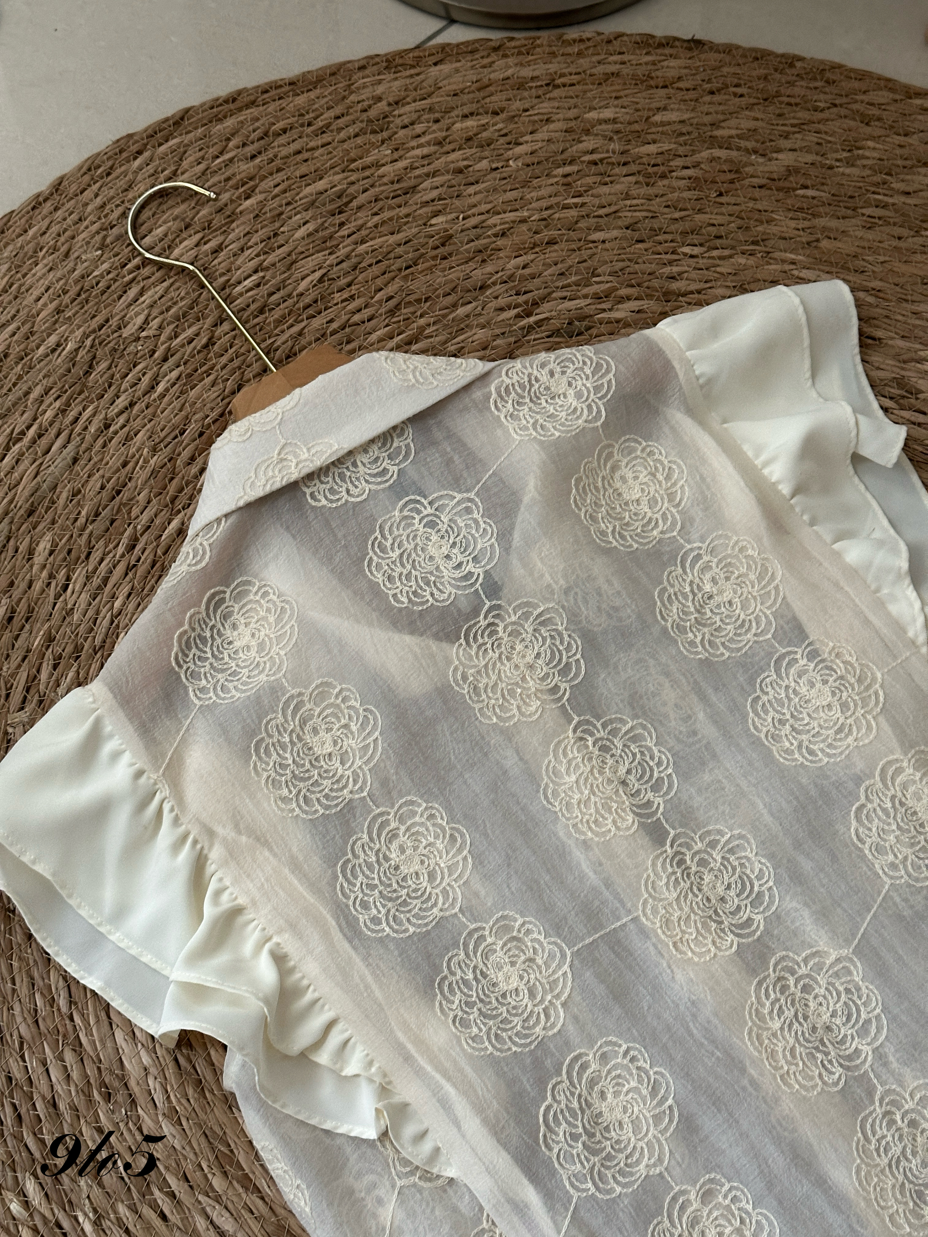 T3967 Ruffle Sleeve Floral Shirt - Cream