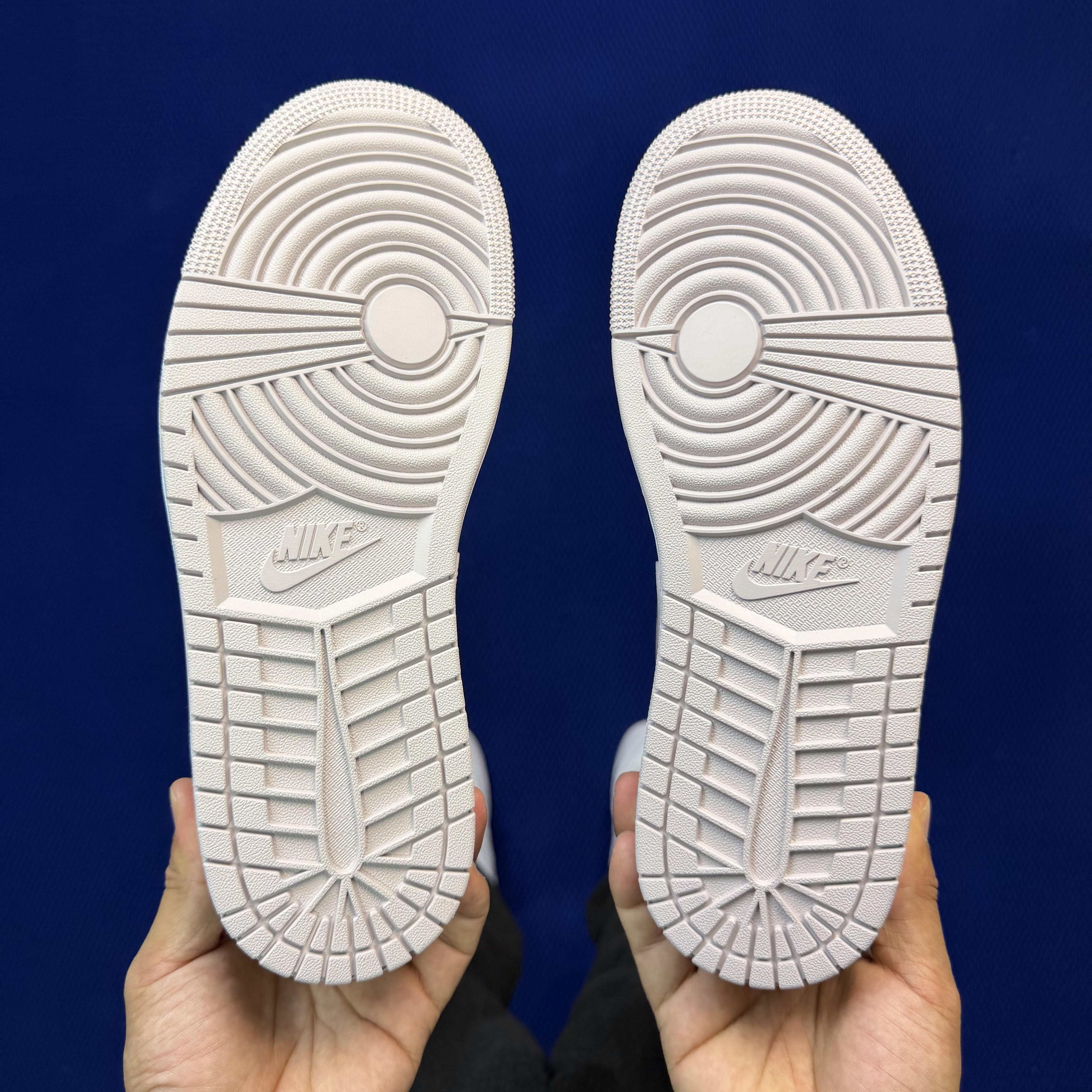 Nike Air Jordan 1 Low DC0774-606