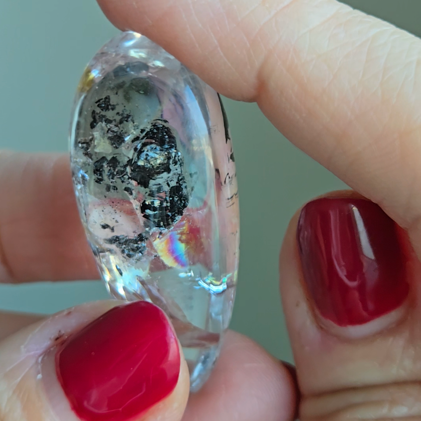 Enhydro cabochon with big bubble and carbon - EN4