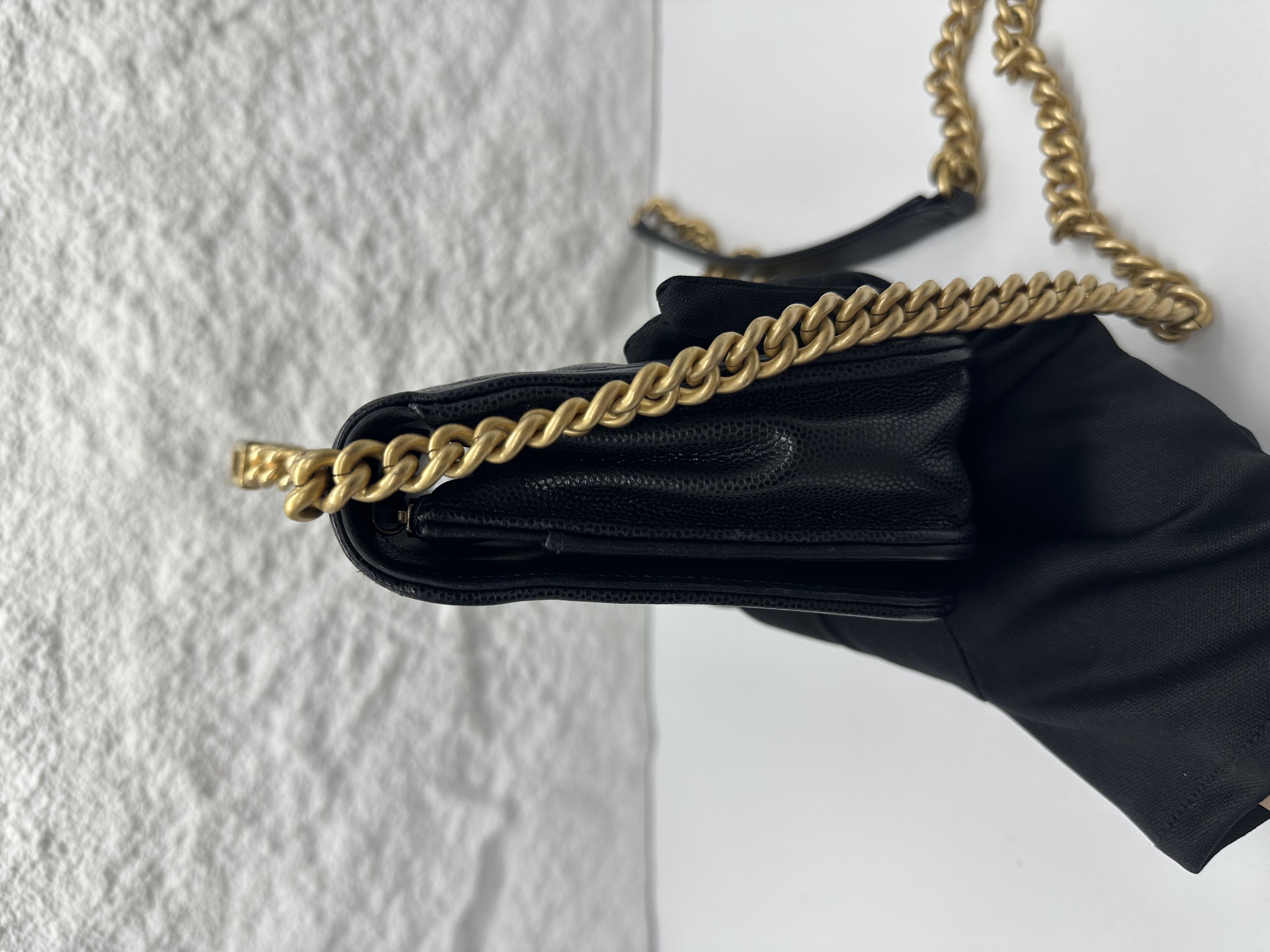 Pre-owned CHANEL Caviar Boy Wallet On Chain