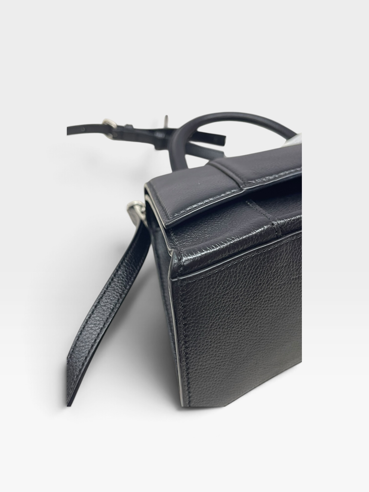 Pre-Owned BALENCIAGA Hourglass Shoulder Bag / Product Code: 102913