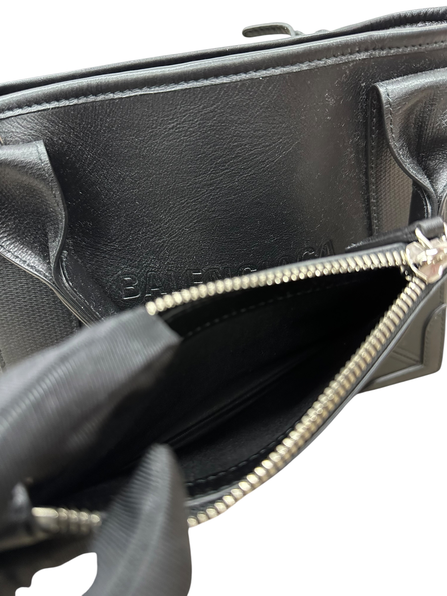 Pre-owned Balenciaga Navy Cabas Bag / Product Code: 081122