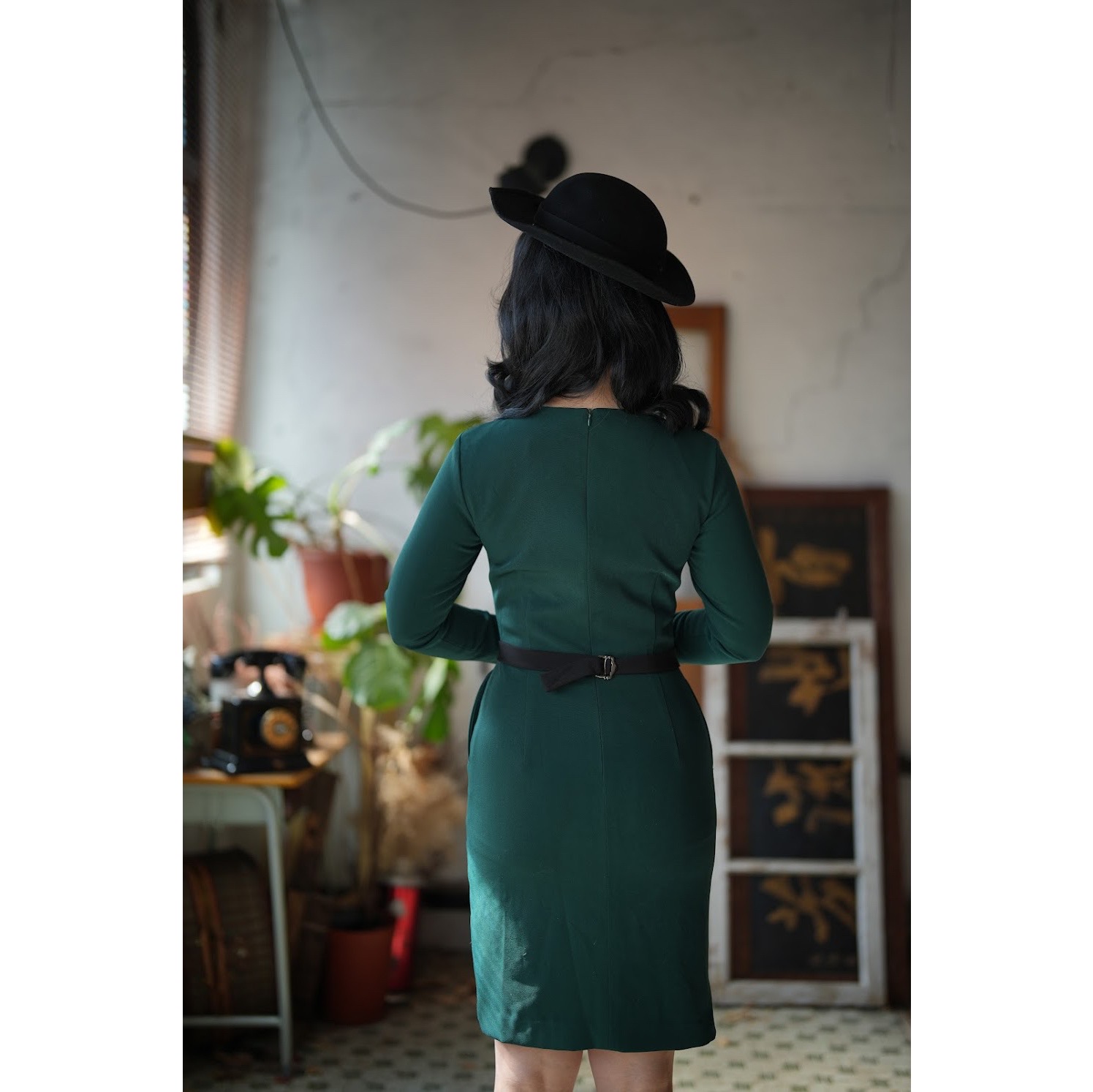  (Ready Made) 1950s Inspired Two-Tone Linear Highlight Wiggle Dress - Green x Black (FM201)