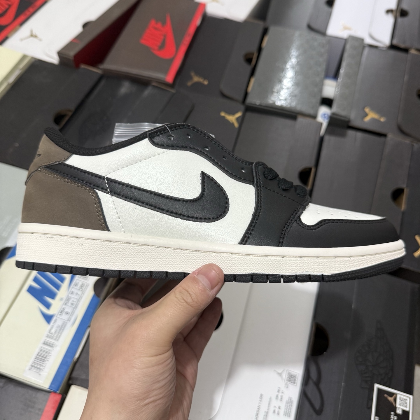 Nike Air Jordan 1 Low "Mocha" CZ0790-102