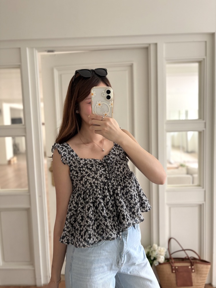 La Fleur Ruffle Blouse
